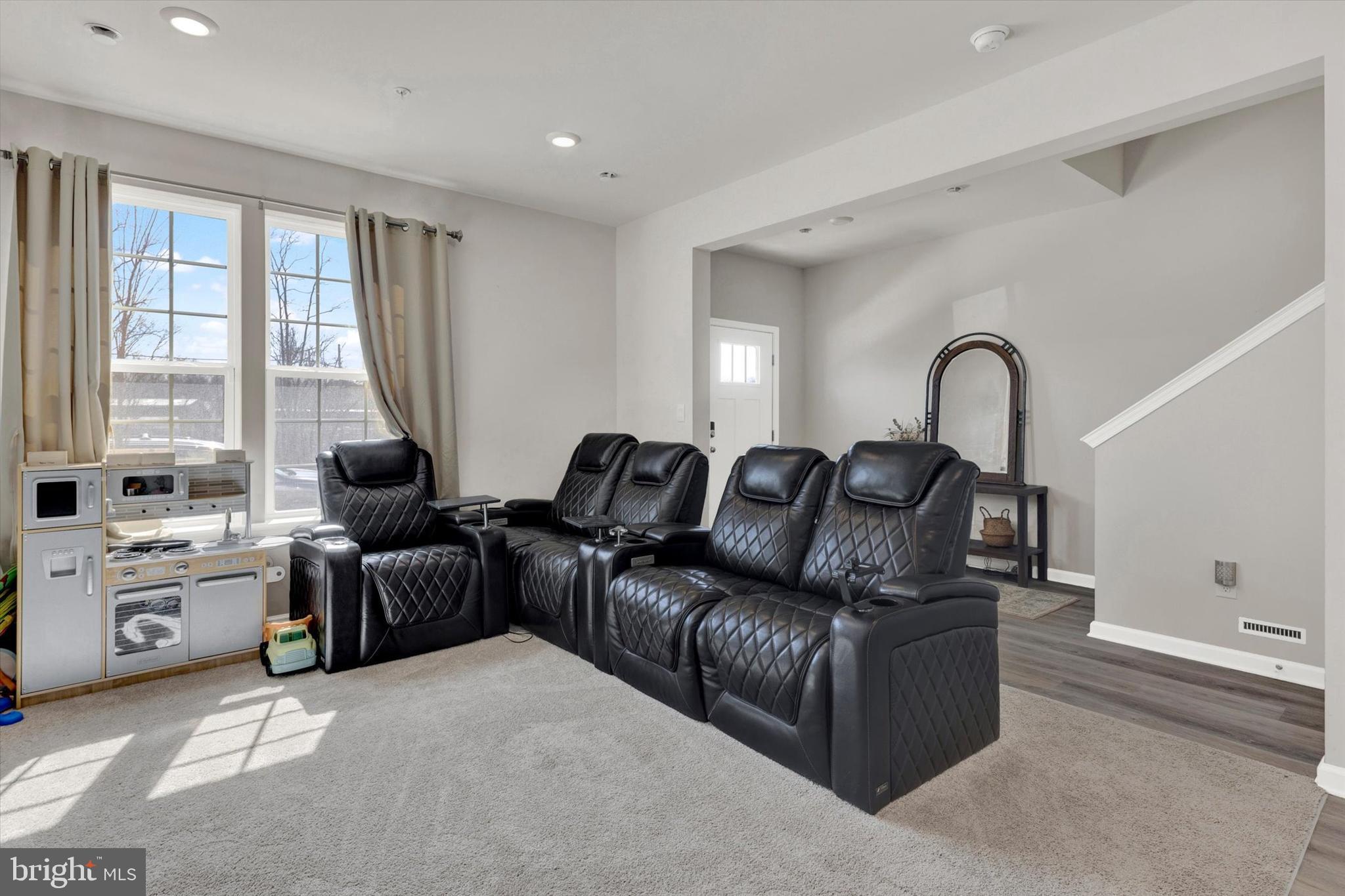 STEELPOINTE - Residential