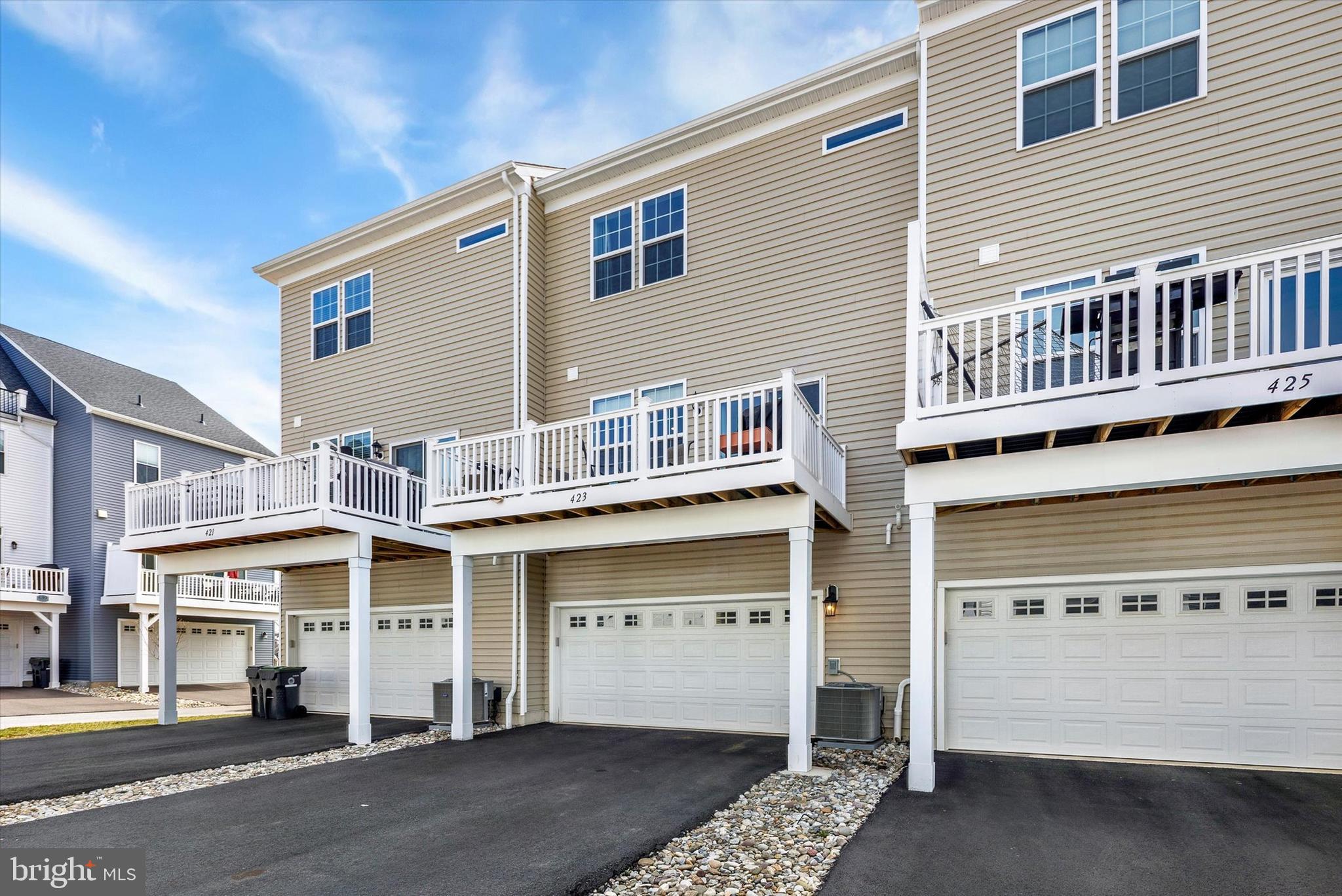 STEELPOINTE - Residential