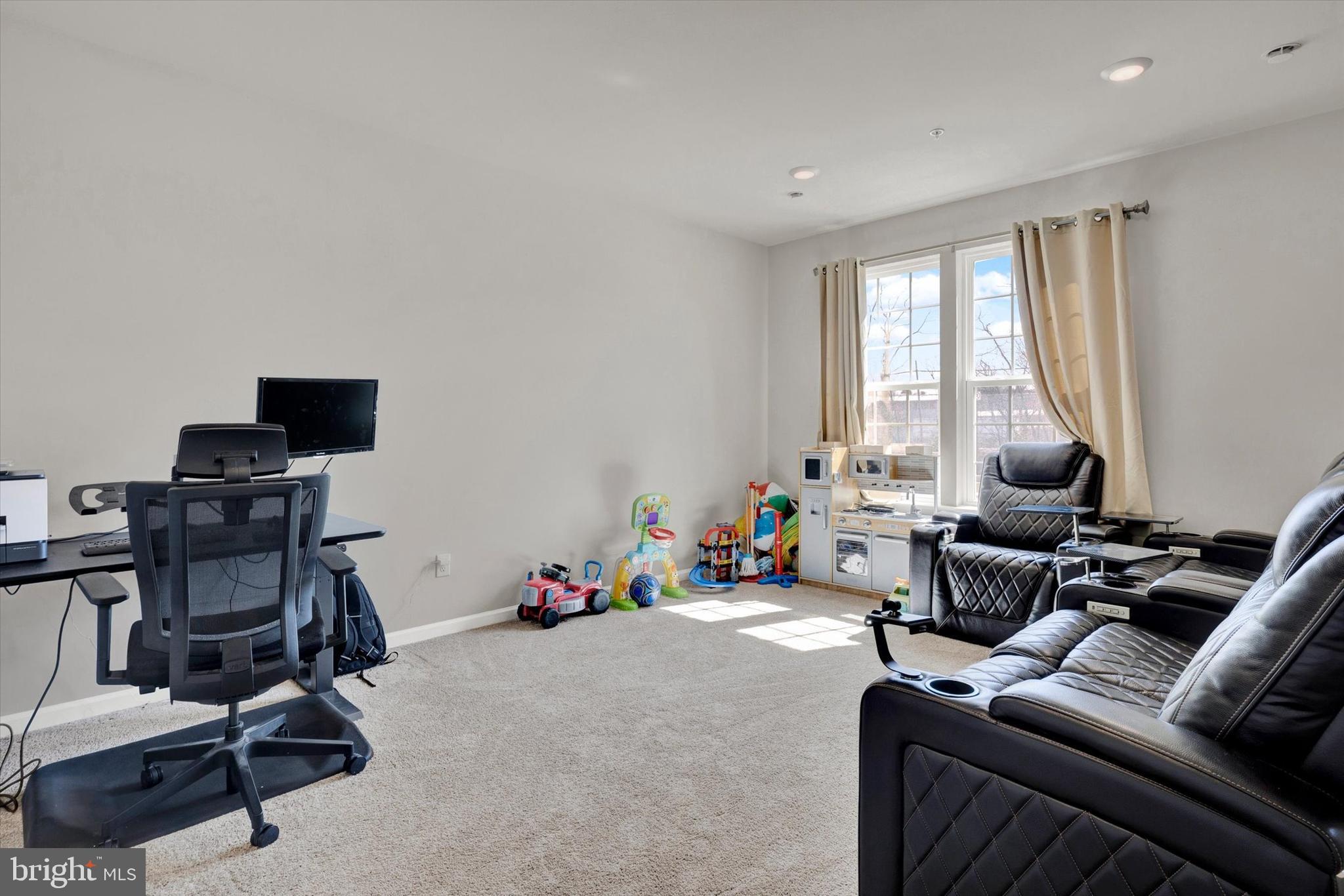 STEELPOINTE - Residential