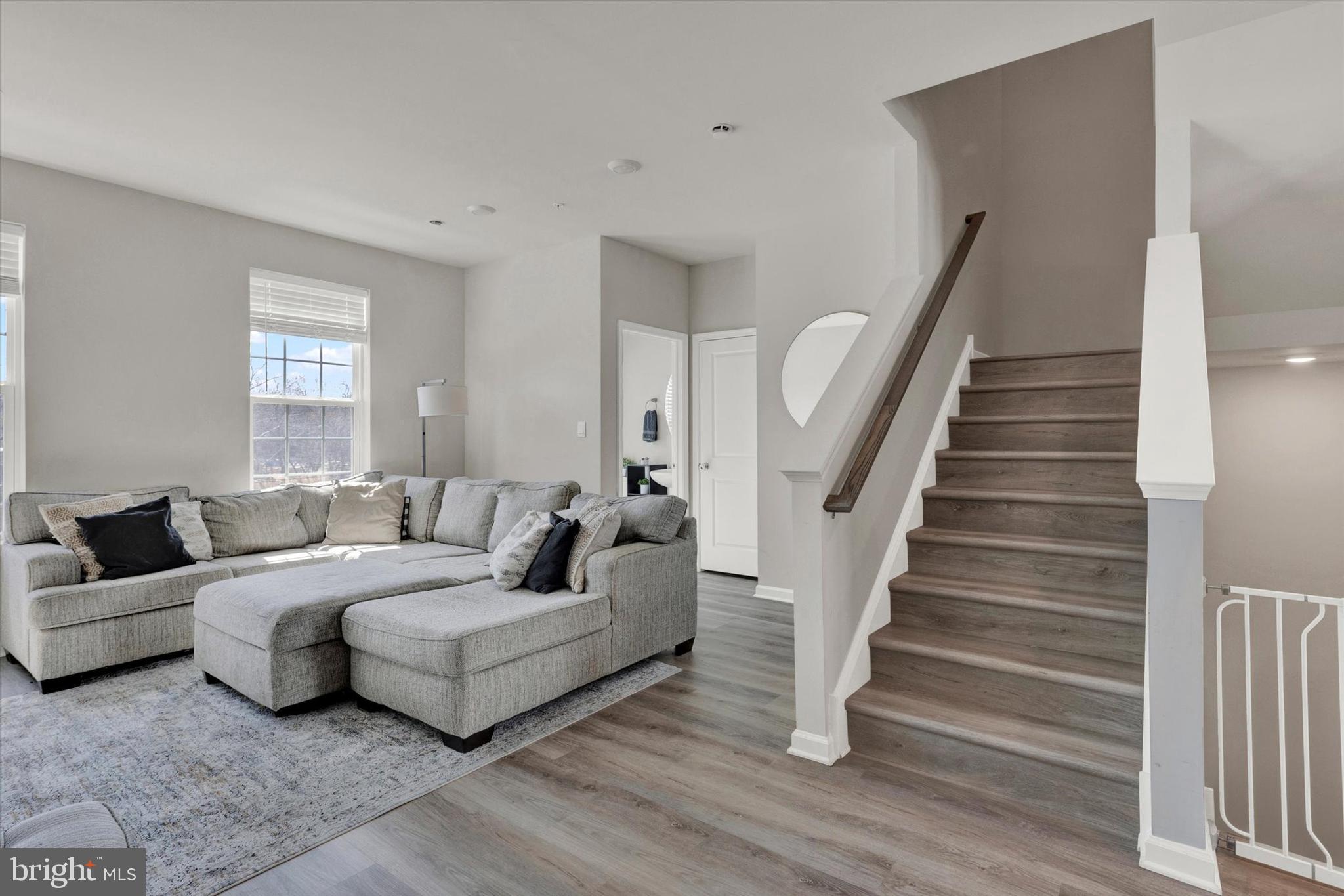 STEELPOINTE - Residential