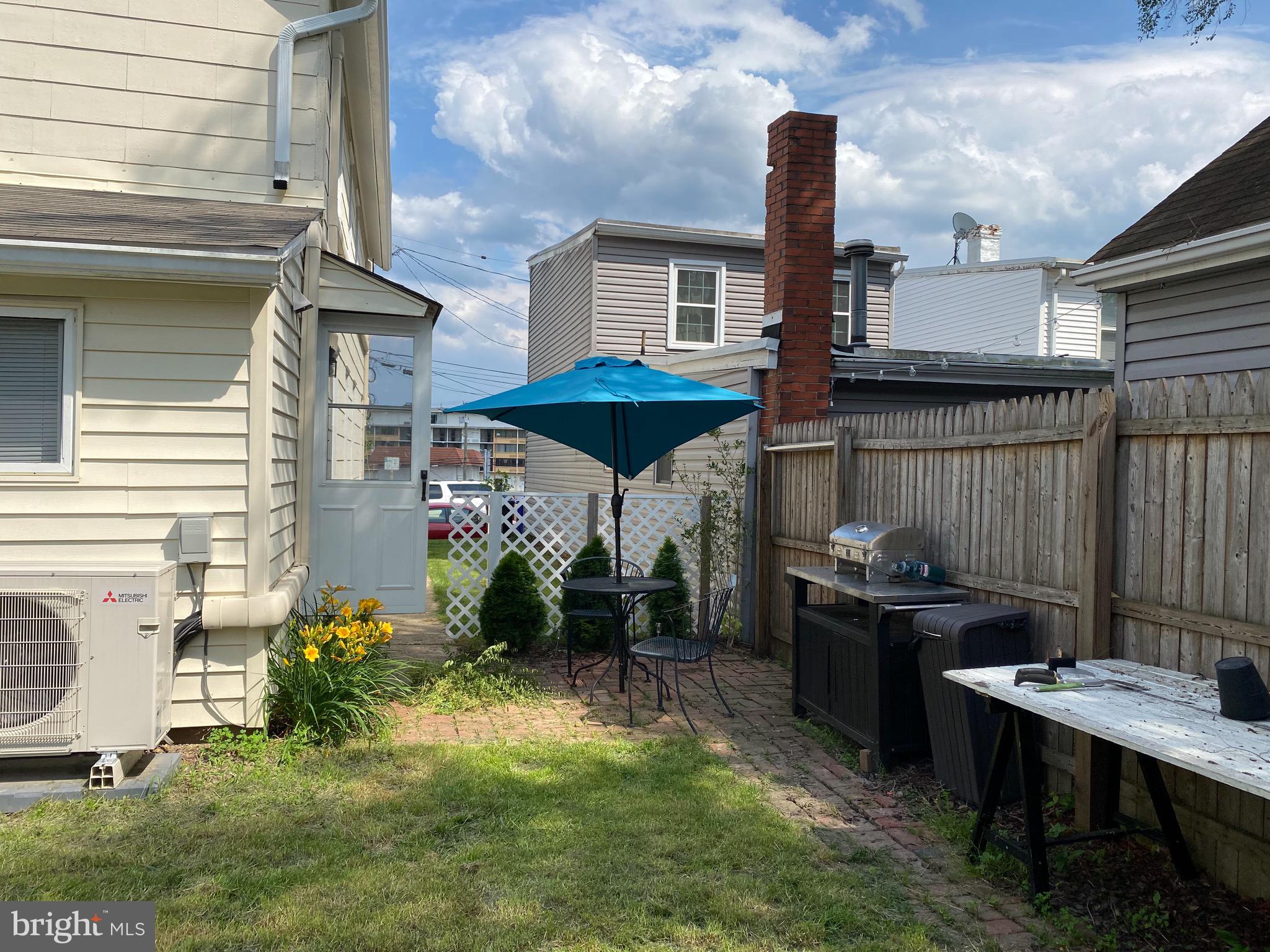 LAUREL - Residential