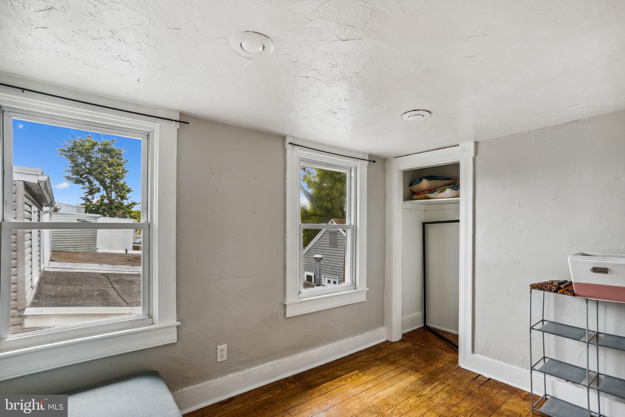 LAUREL - Residential