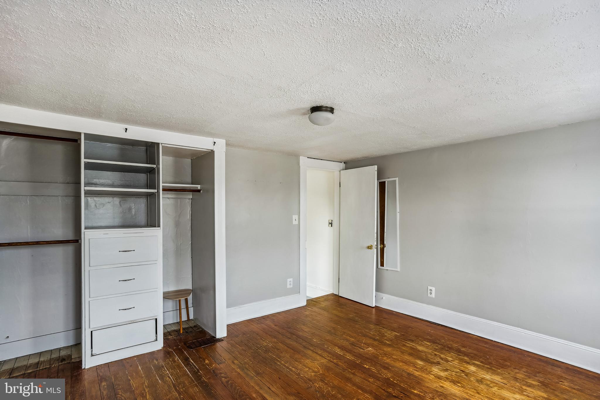 LAUREL - Residential