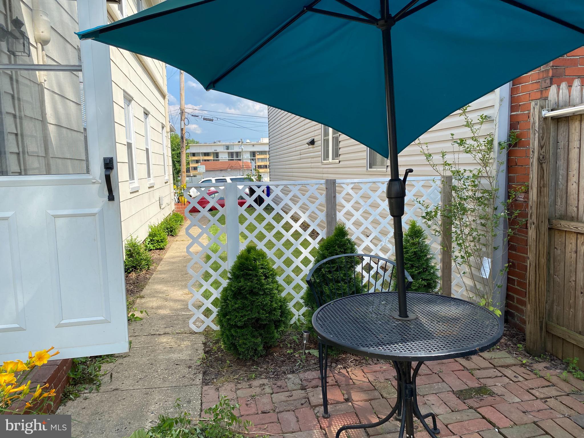 LAUREL - Residential