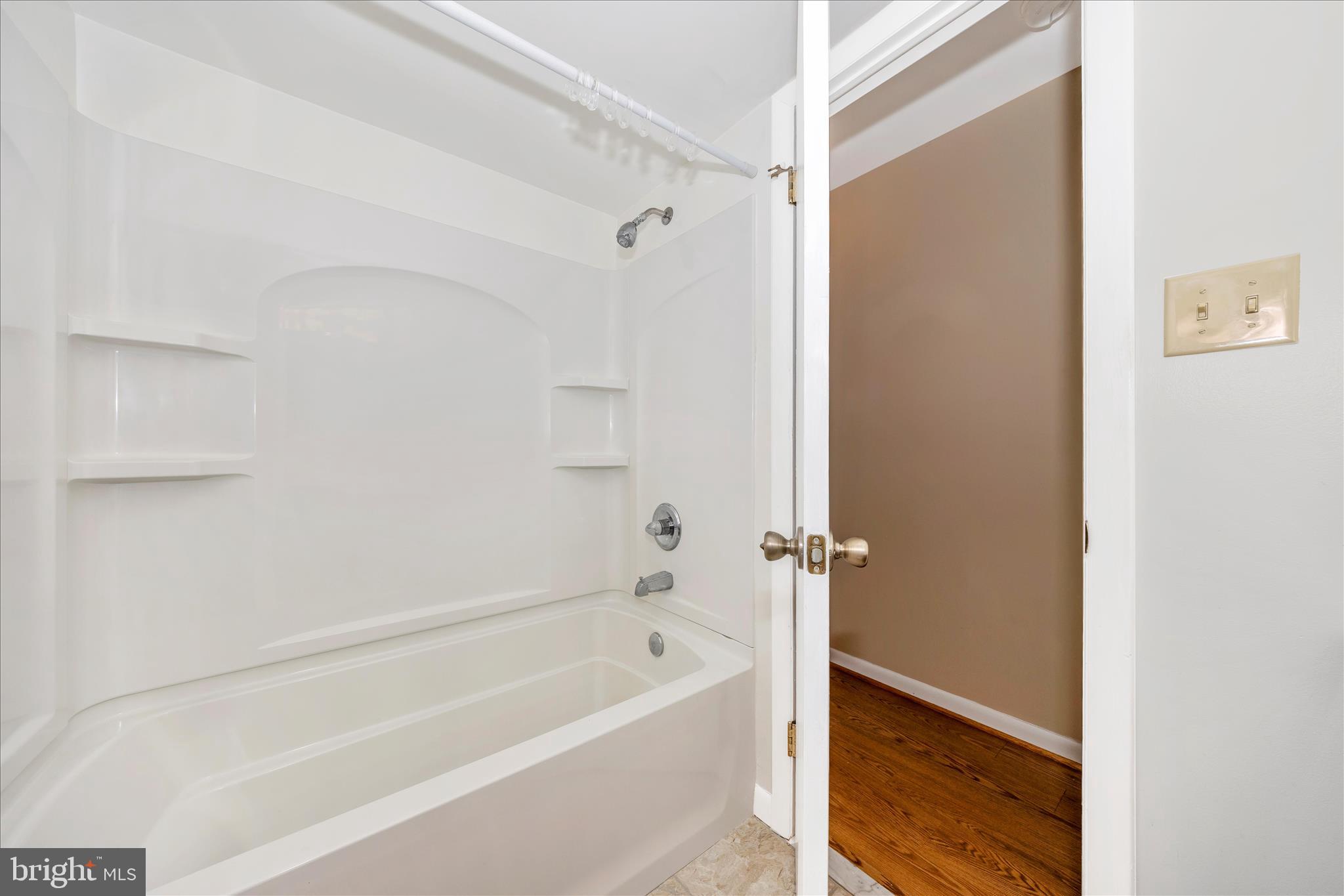 GLADE TOWN - Residential