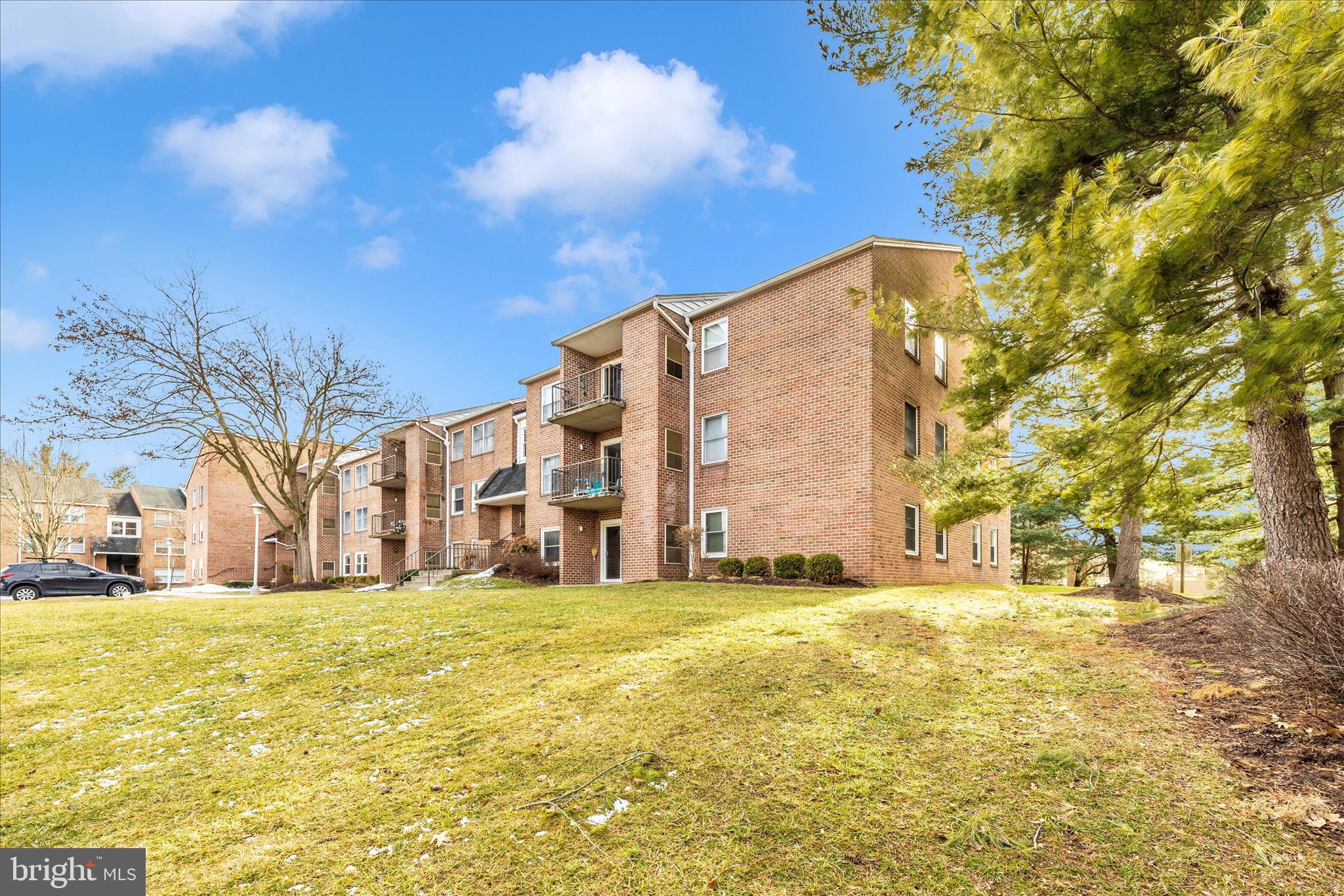 GLADE TOWN - Residential