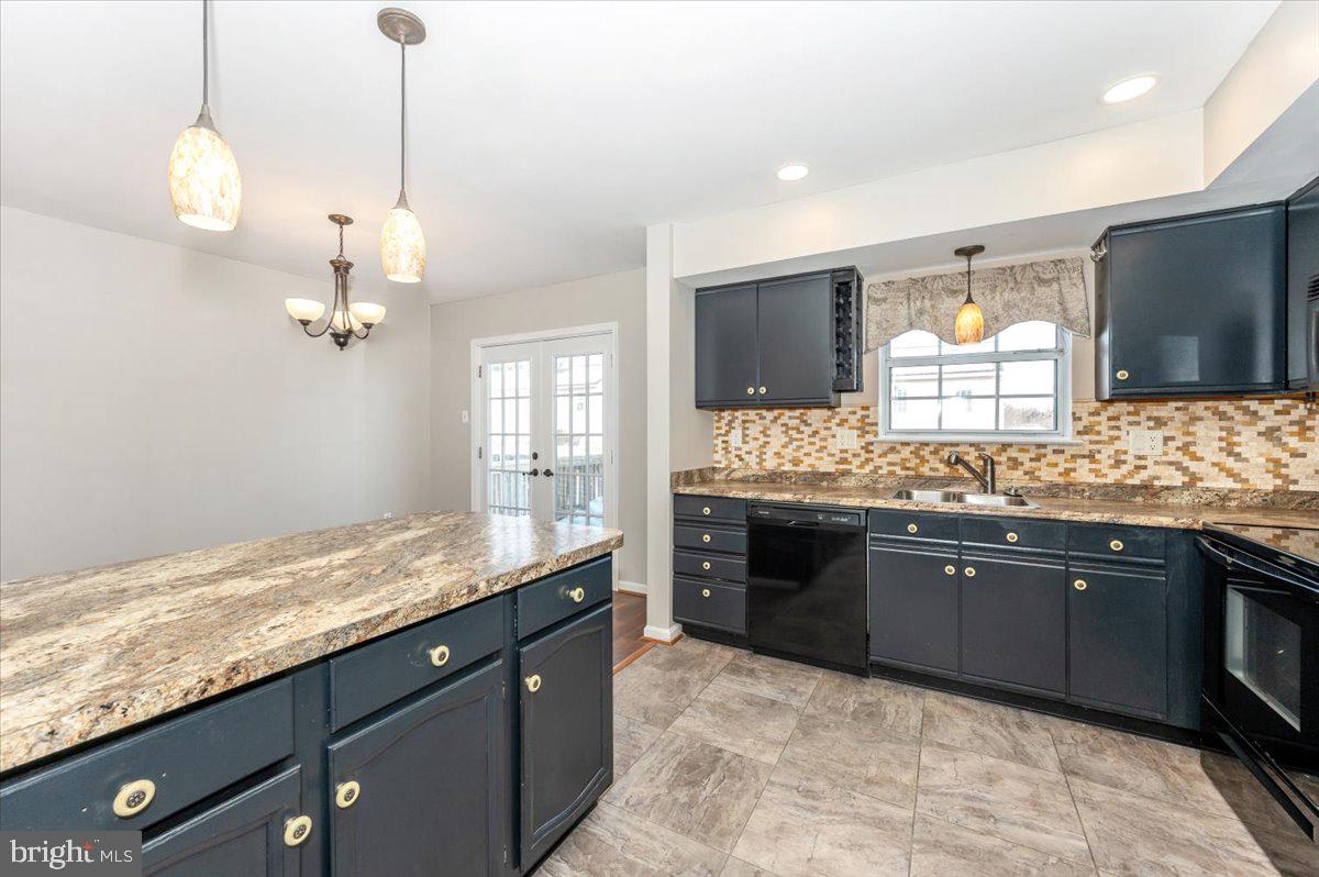 ROBIN MEADOWS - Residential