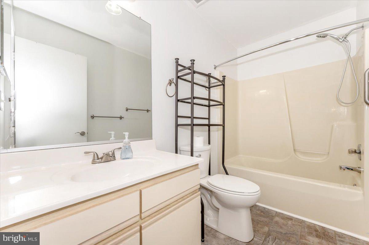 ROBIN MEADOWS - Residential