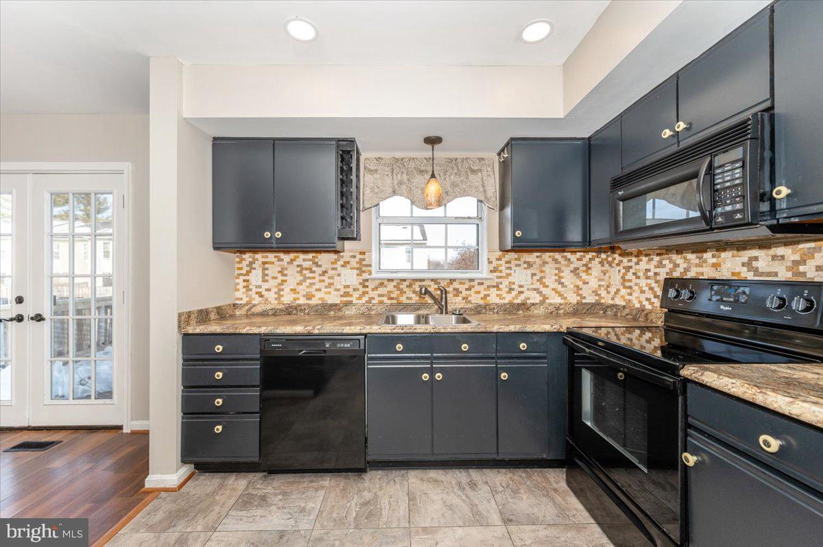 ROBIN MEADOWS - Residential