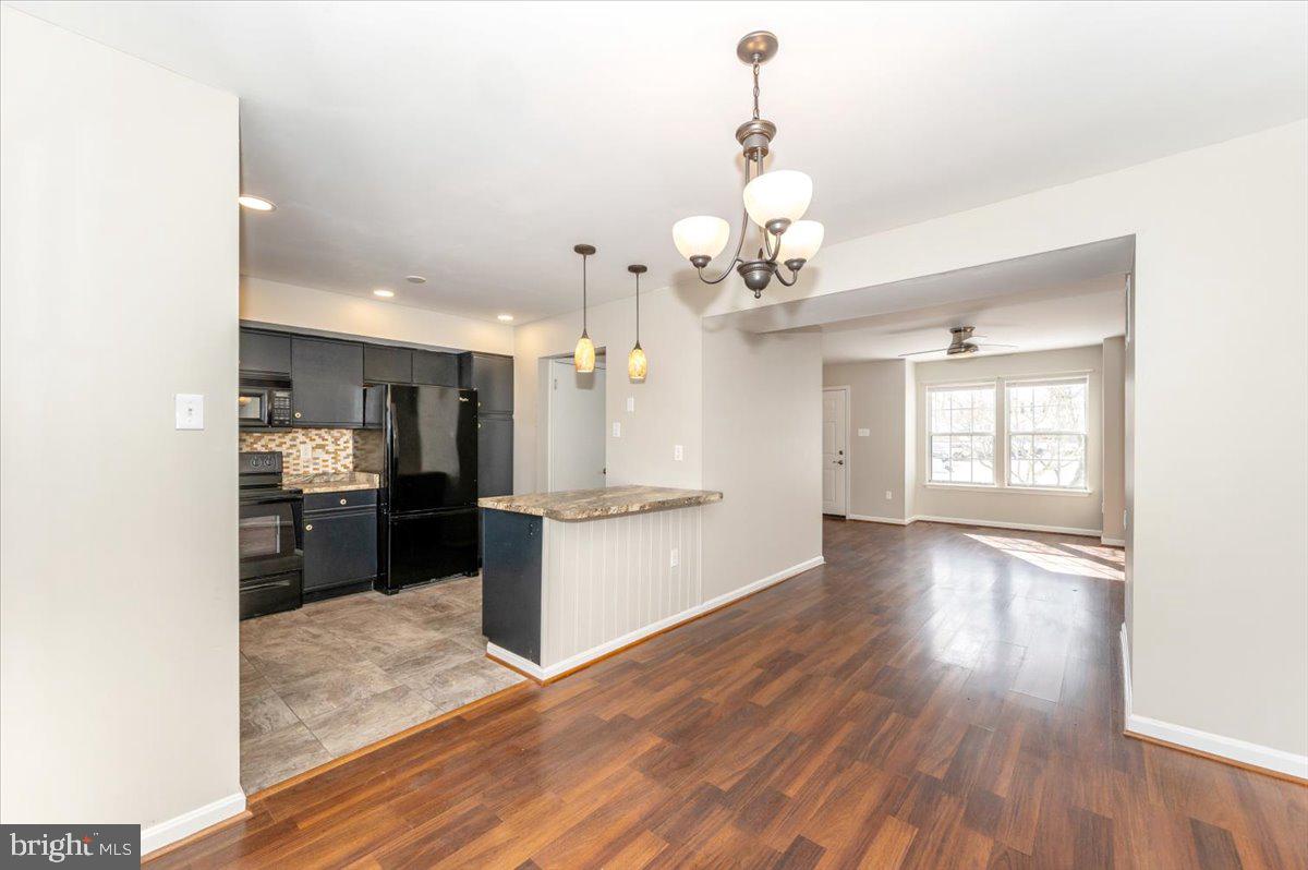 ROBIN MEADOWS - Residential