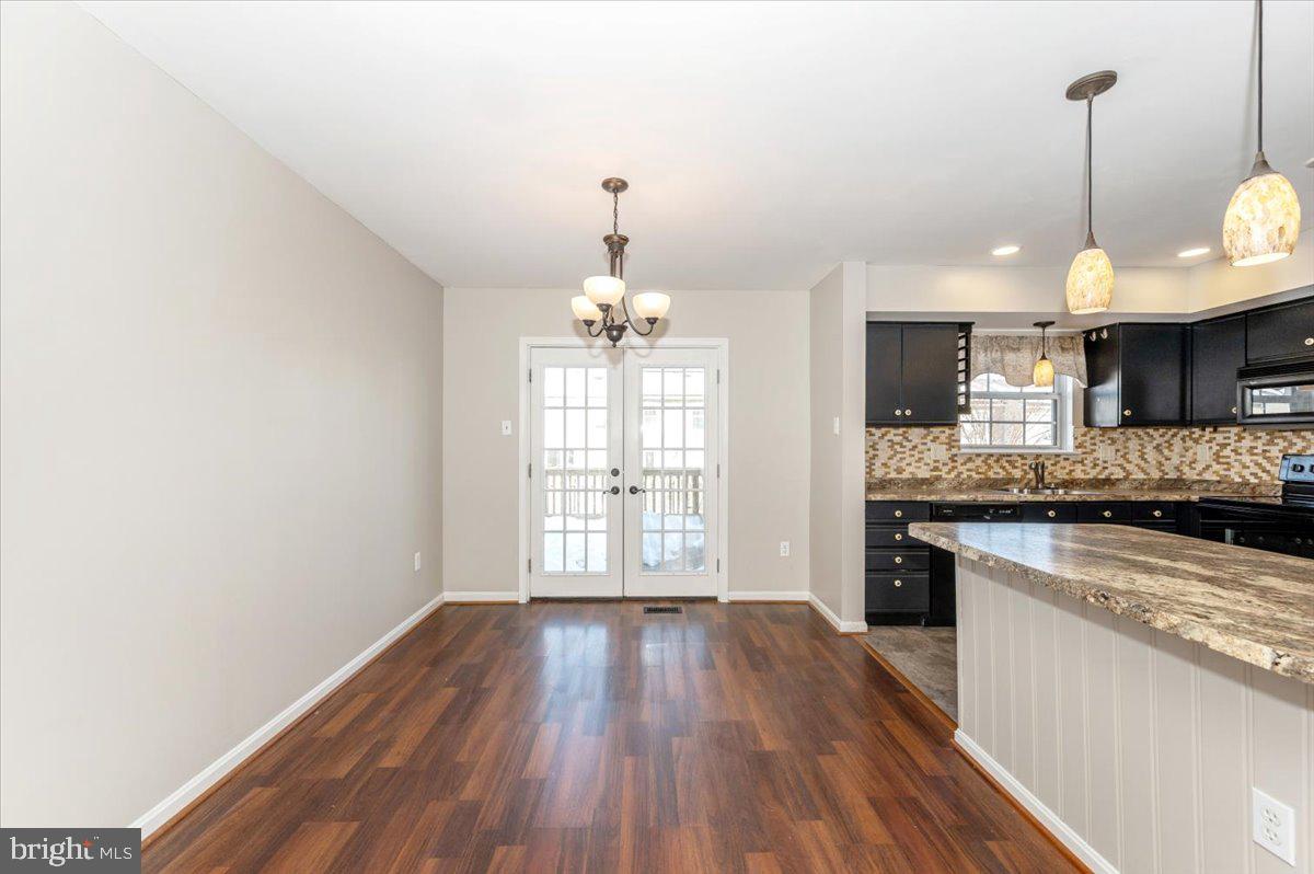 ROBIN MEADOWS - Residential