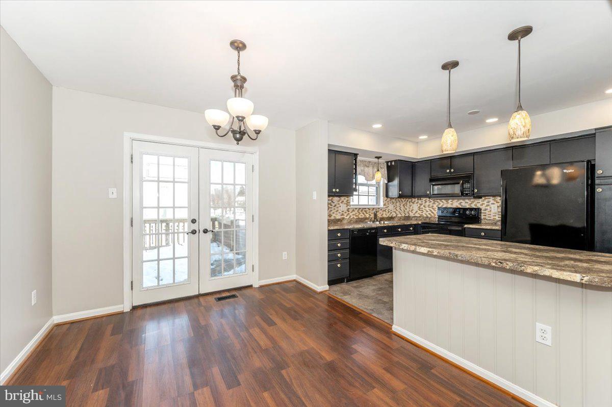 ROBIN MEADOWS - Residential