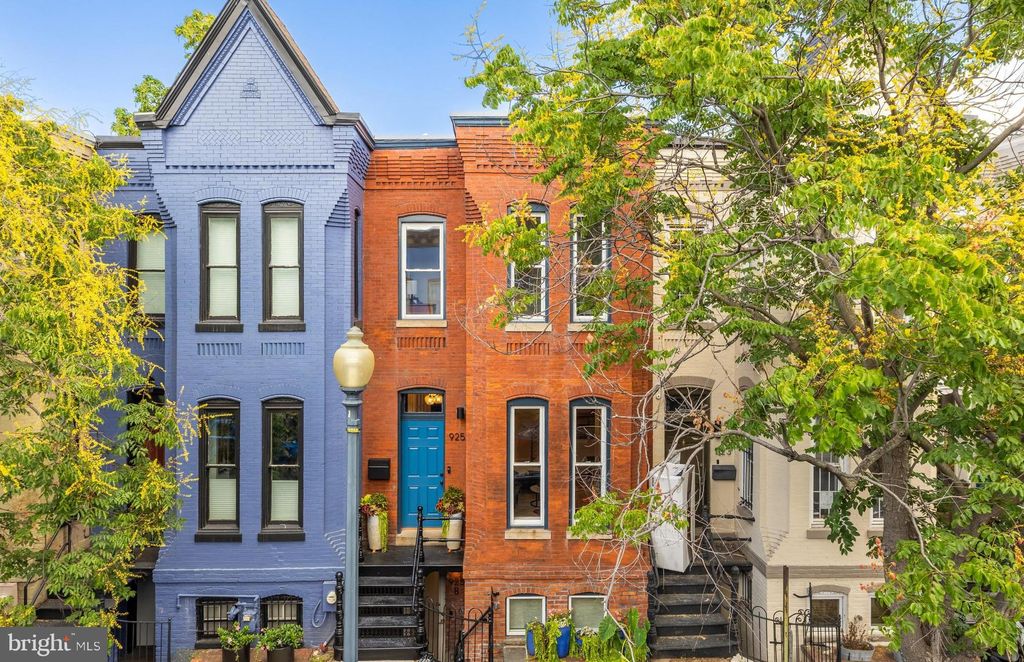 Photo of 925 French Street NW, WASHINGTON, DC 20001 (MLS # DCDC2229700)