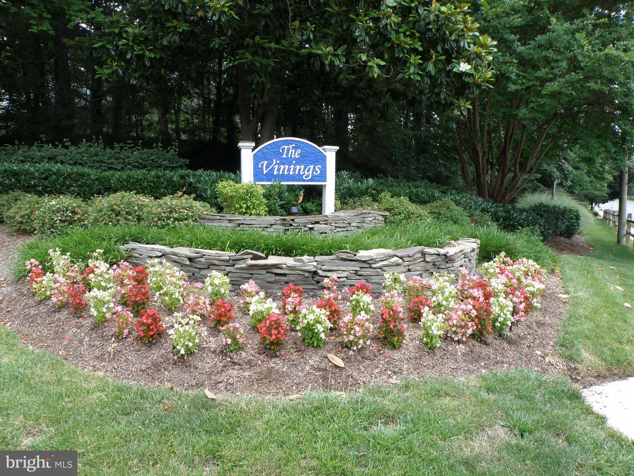 VININGS CONDO - Residential