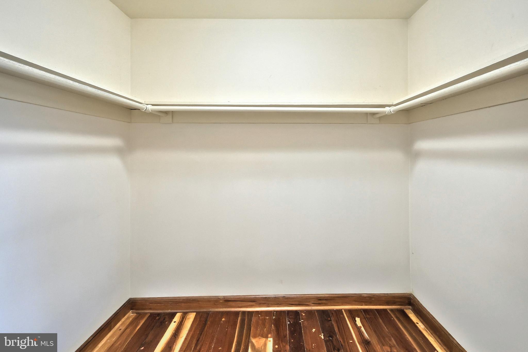 STRATHCONA HILLS - Residential