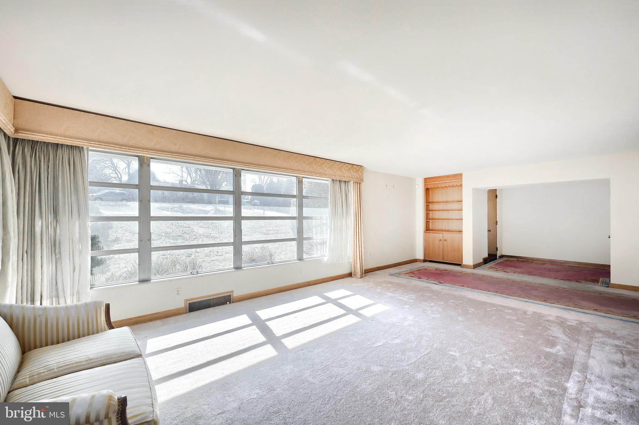 STRATHCONA HILLS - Residential