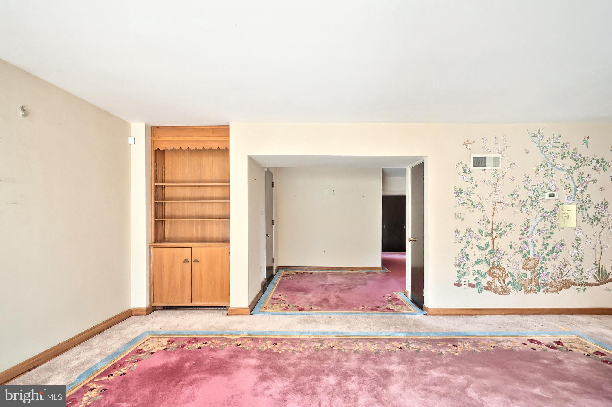 STRATHCONA HILLS - Residential