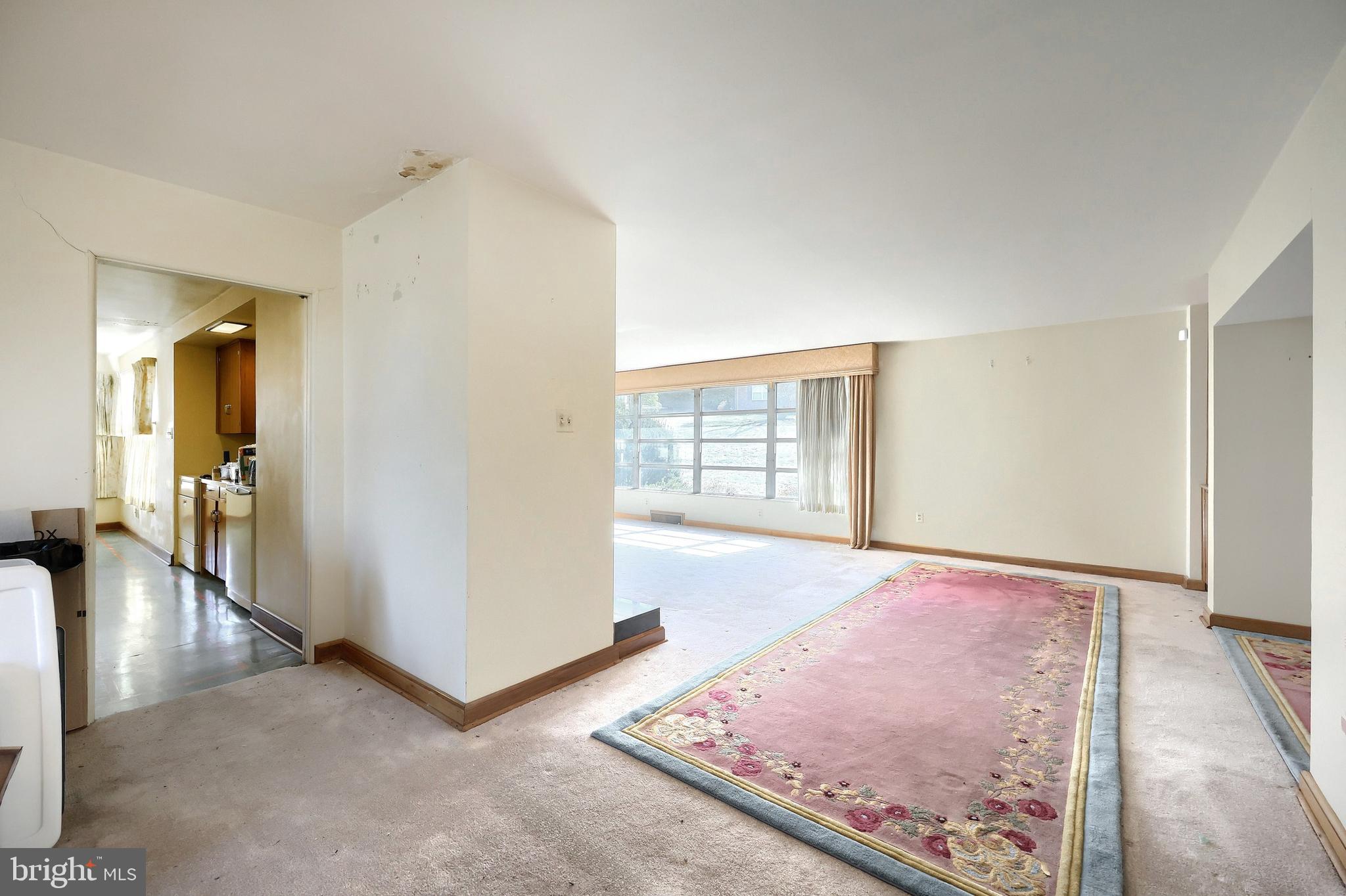 STRATHCONA HILLS - Residential