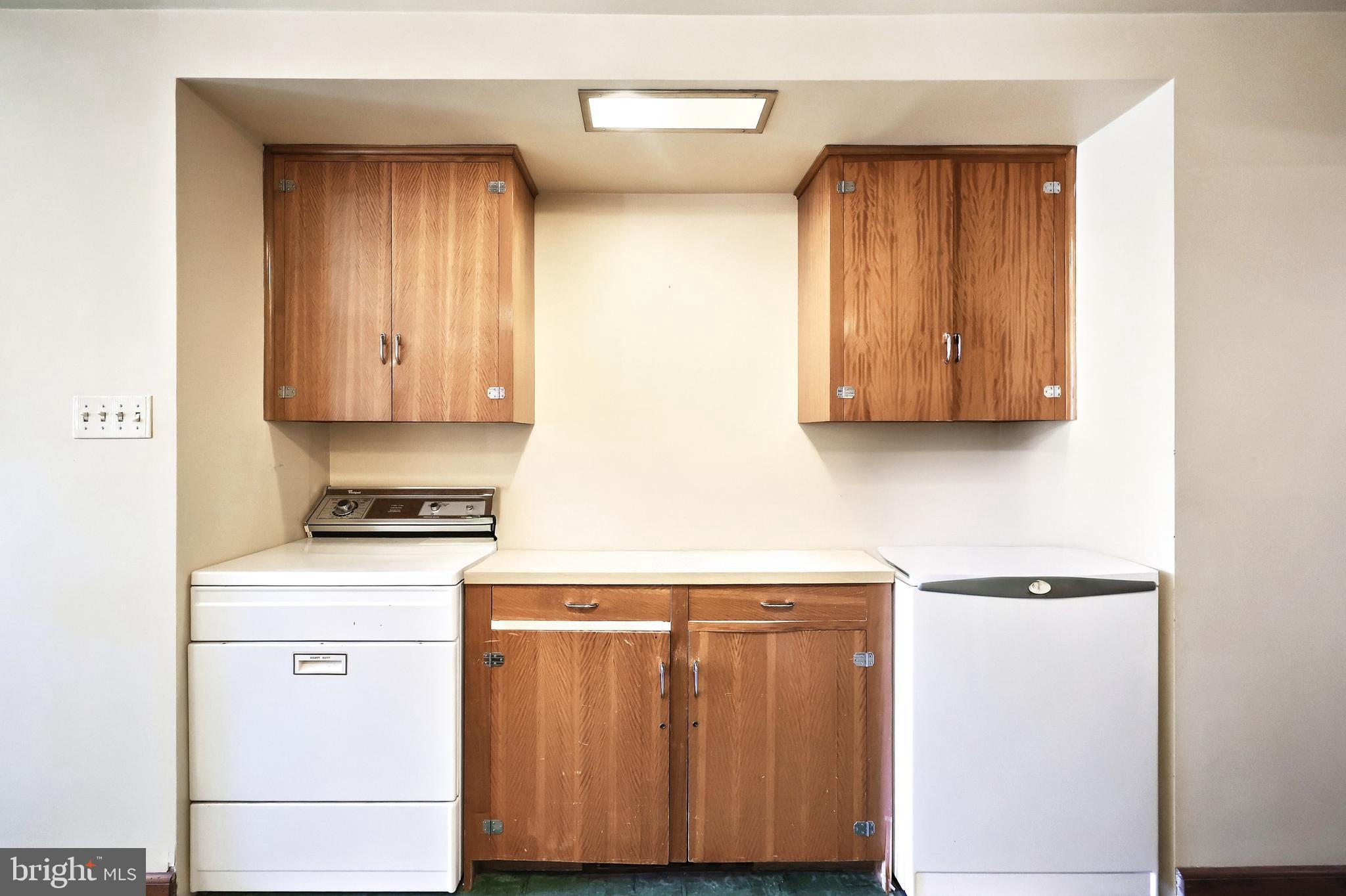 STRATHCONA HILLS - Residential