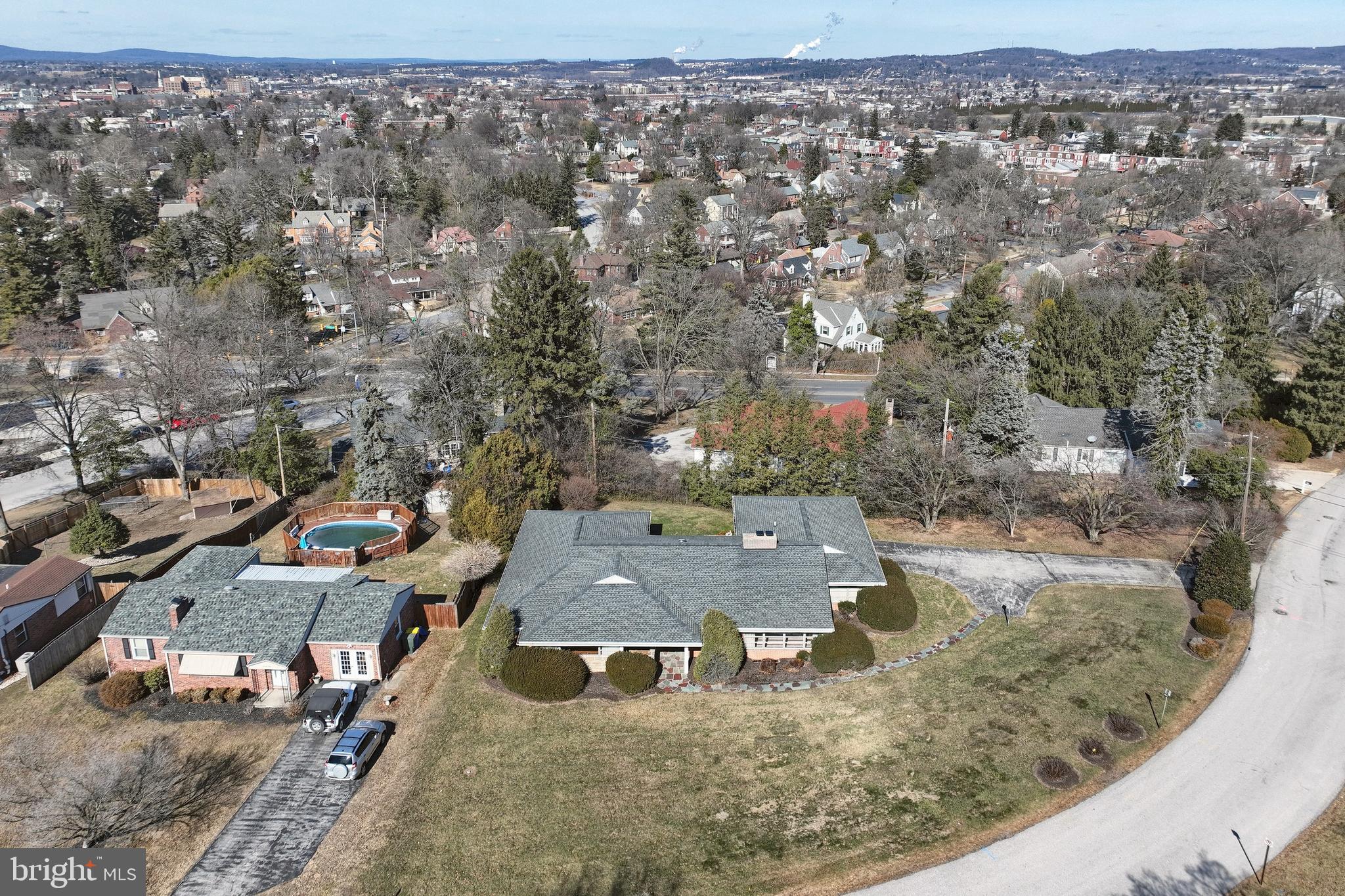 STRATHCONA HILLS - Residential