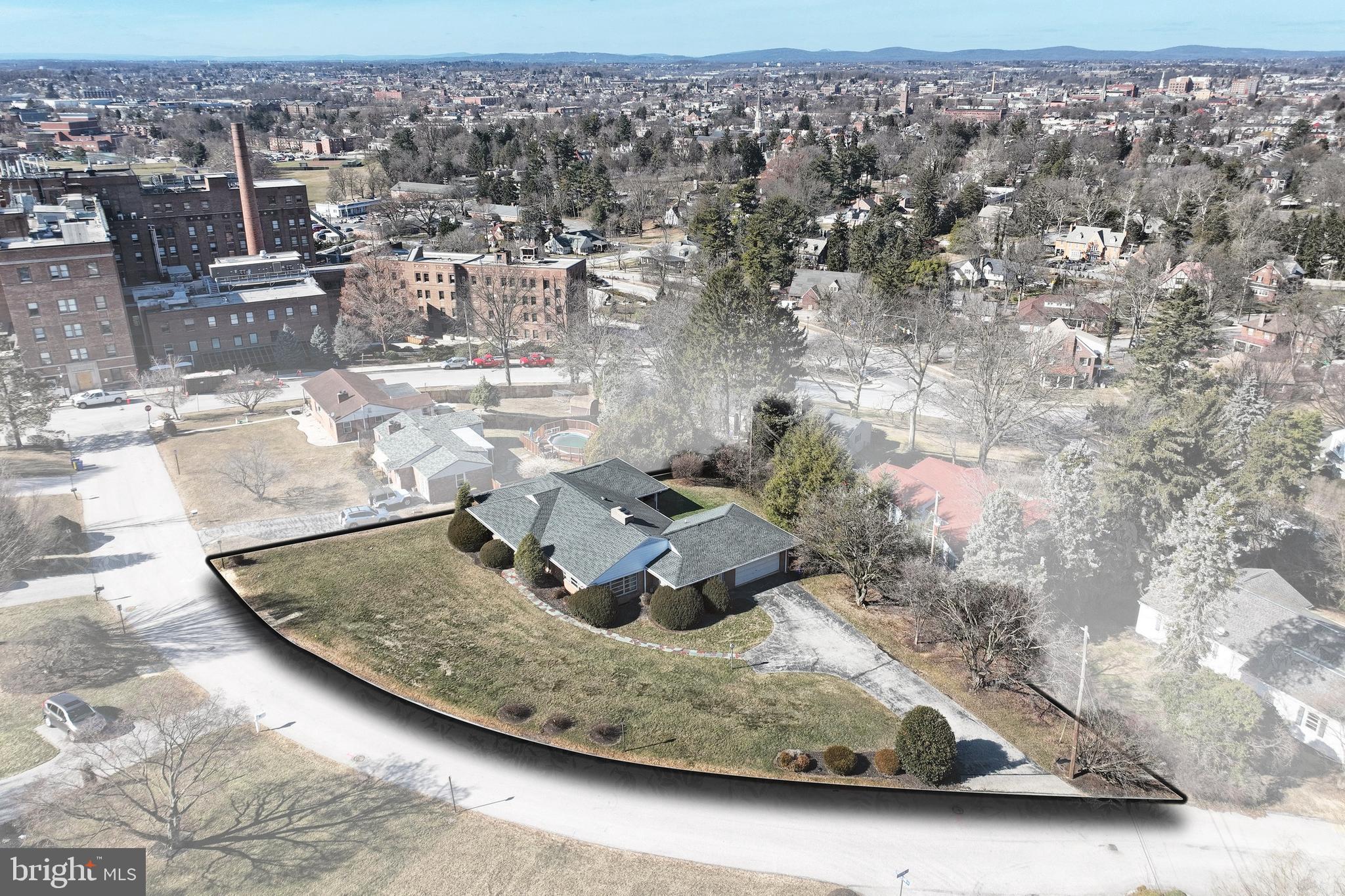 STRATHCONA HILLS - Residential