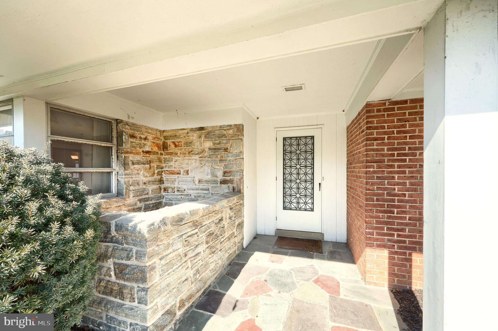 STRATHCONA HILLS - Residential