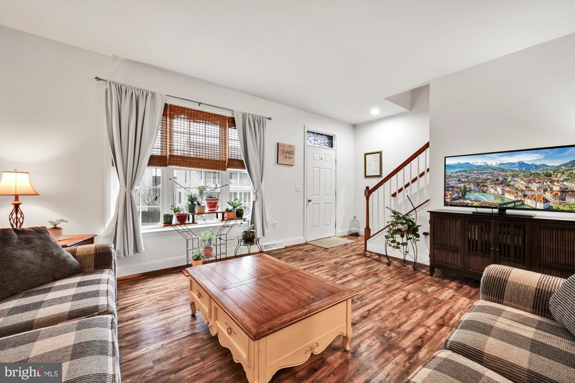 FLORIN HILL - Residential