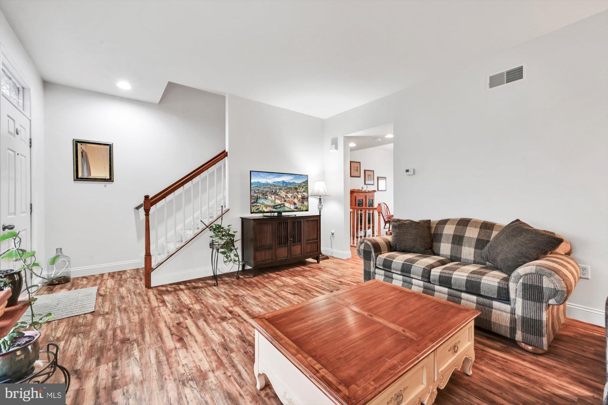 FLORIN HILL - Residential