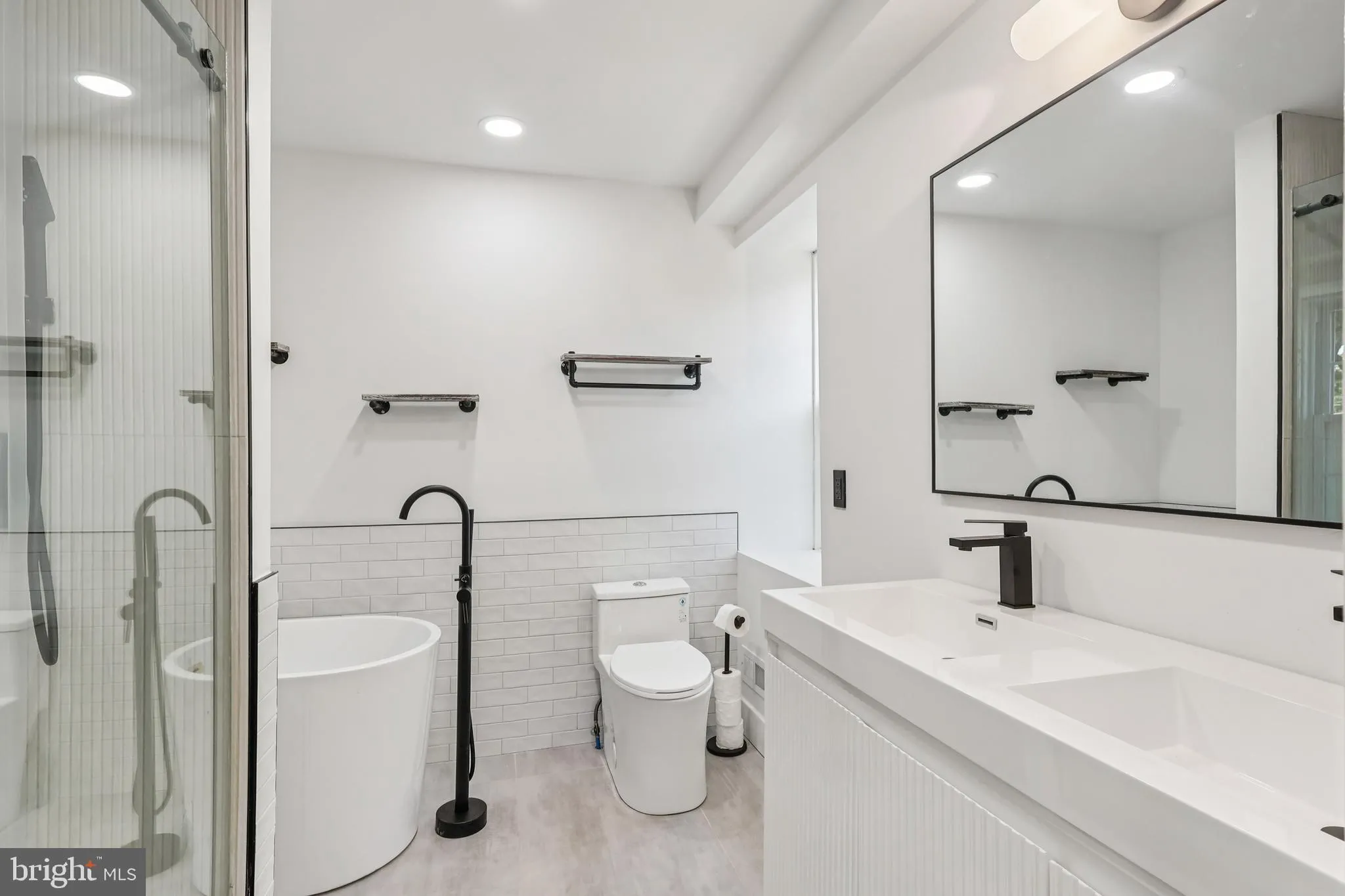 Philadelphia, Pennsylvania 19119, United States, 3 Bedrooms Bedrooms, ,2 BathroomsBathrooms,Residential,Active,160833