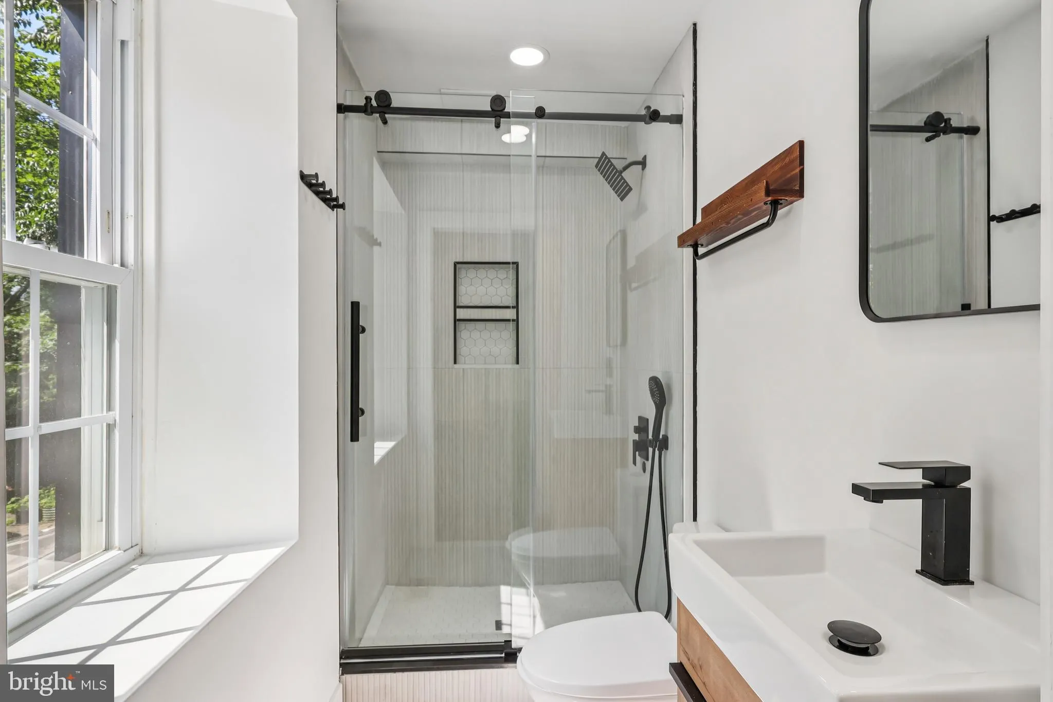 Philadelphia, Pennsylvania 19119, United States, 3 Bedrooms Bedrooms, ,2 BathroomsBathrooms,Residential,Active,160833