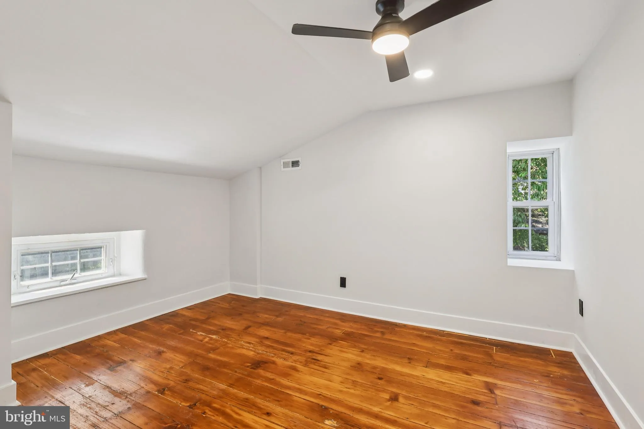 Philadelphia, Pennsylvania 19119, United States, 3 Bedrooms Bedrooms, ,2 BathroomsBathrooms,Residential,Active,160833