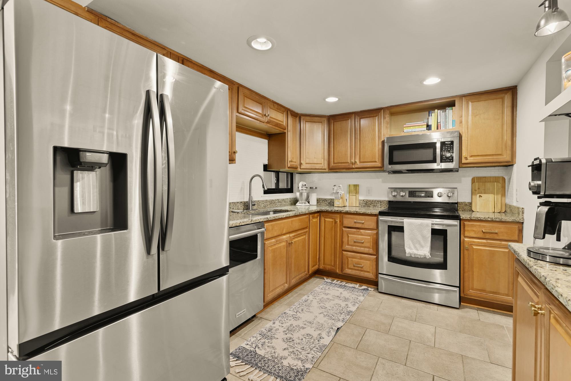 RESTON - Residential