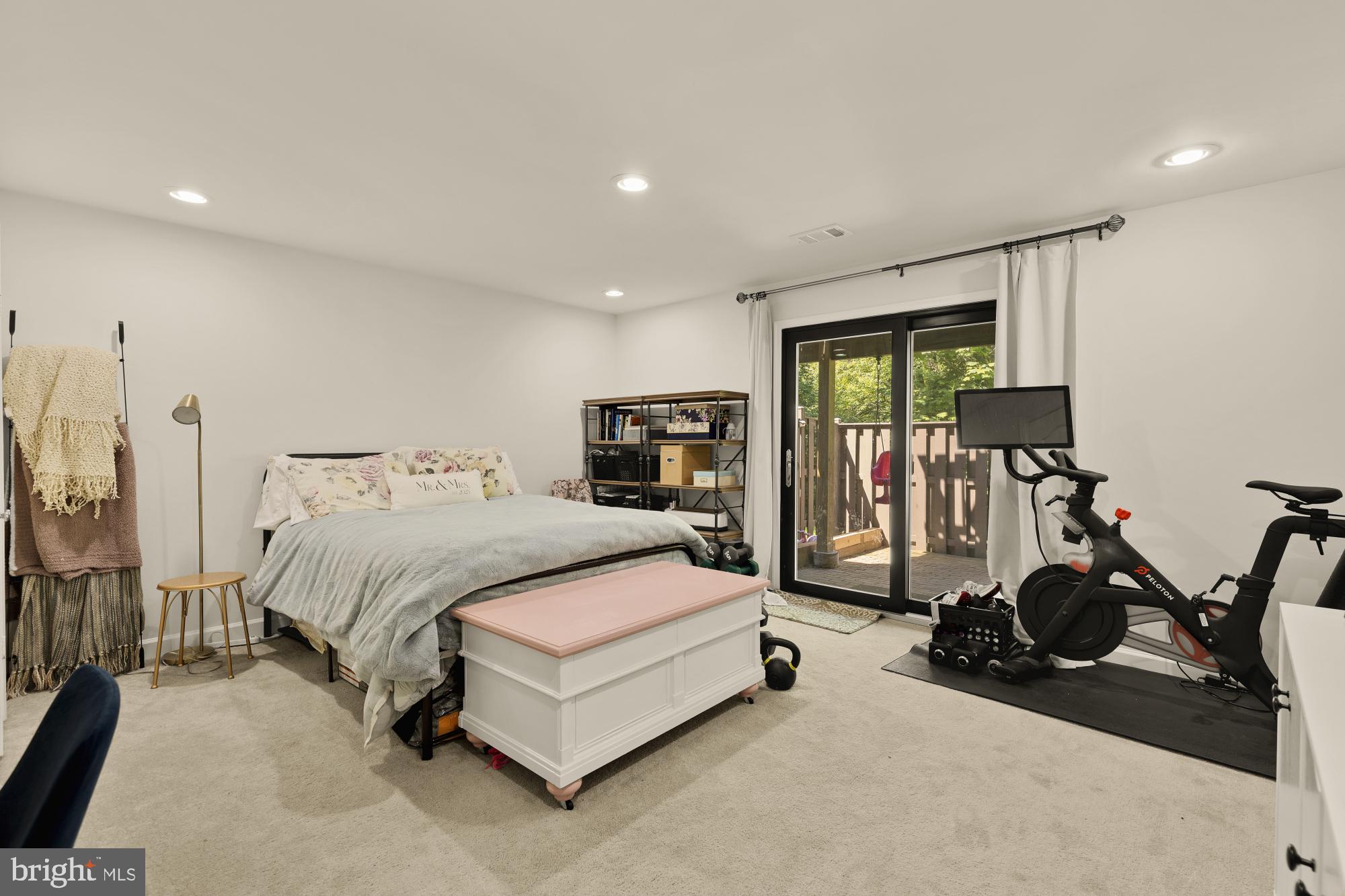 RESTON - Residential