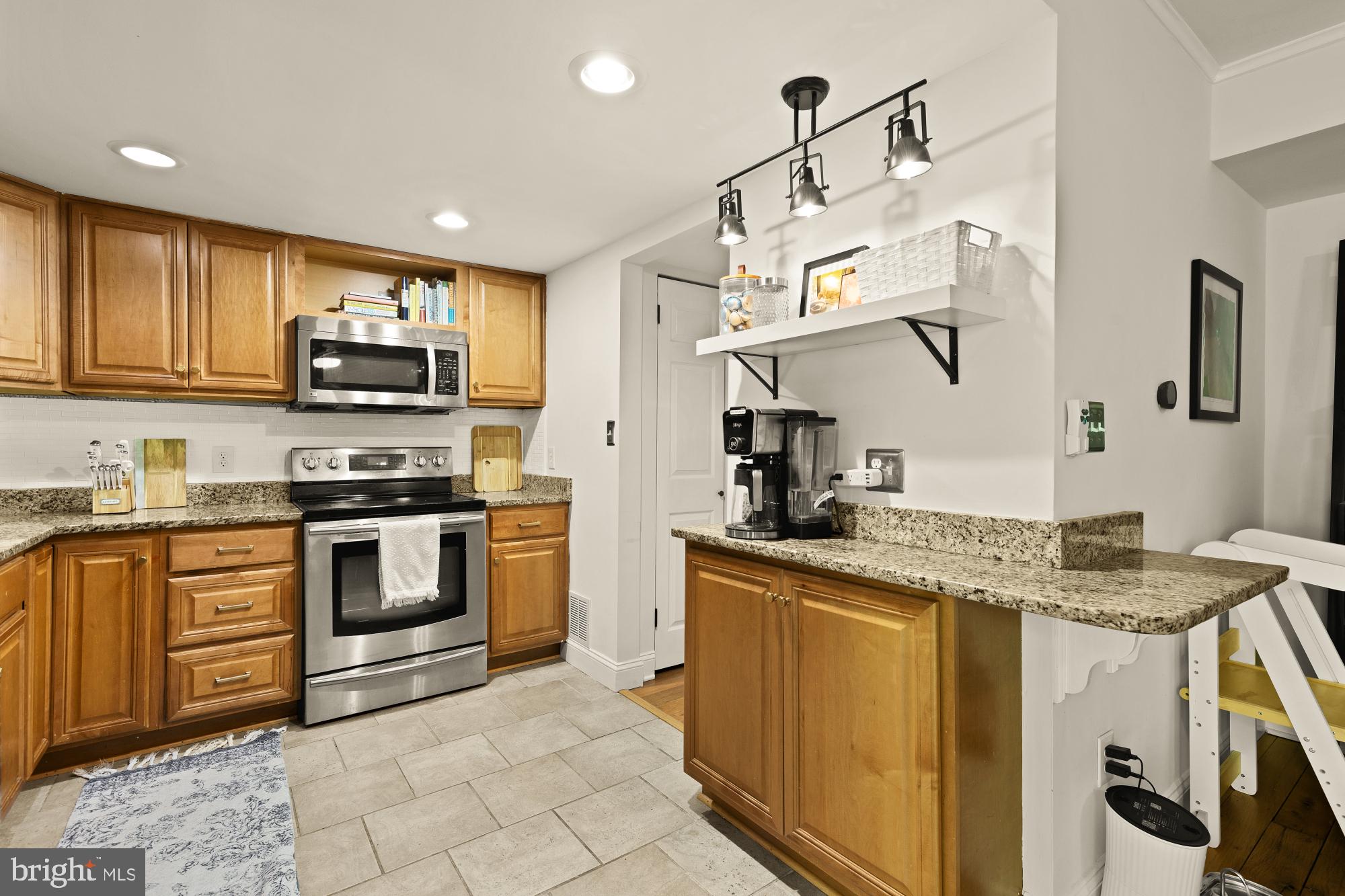 RESTON - Residential