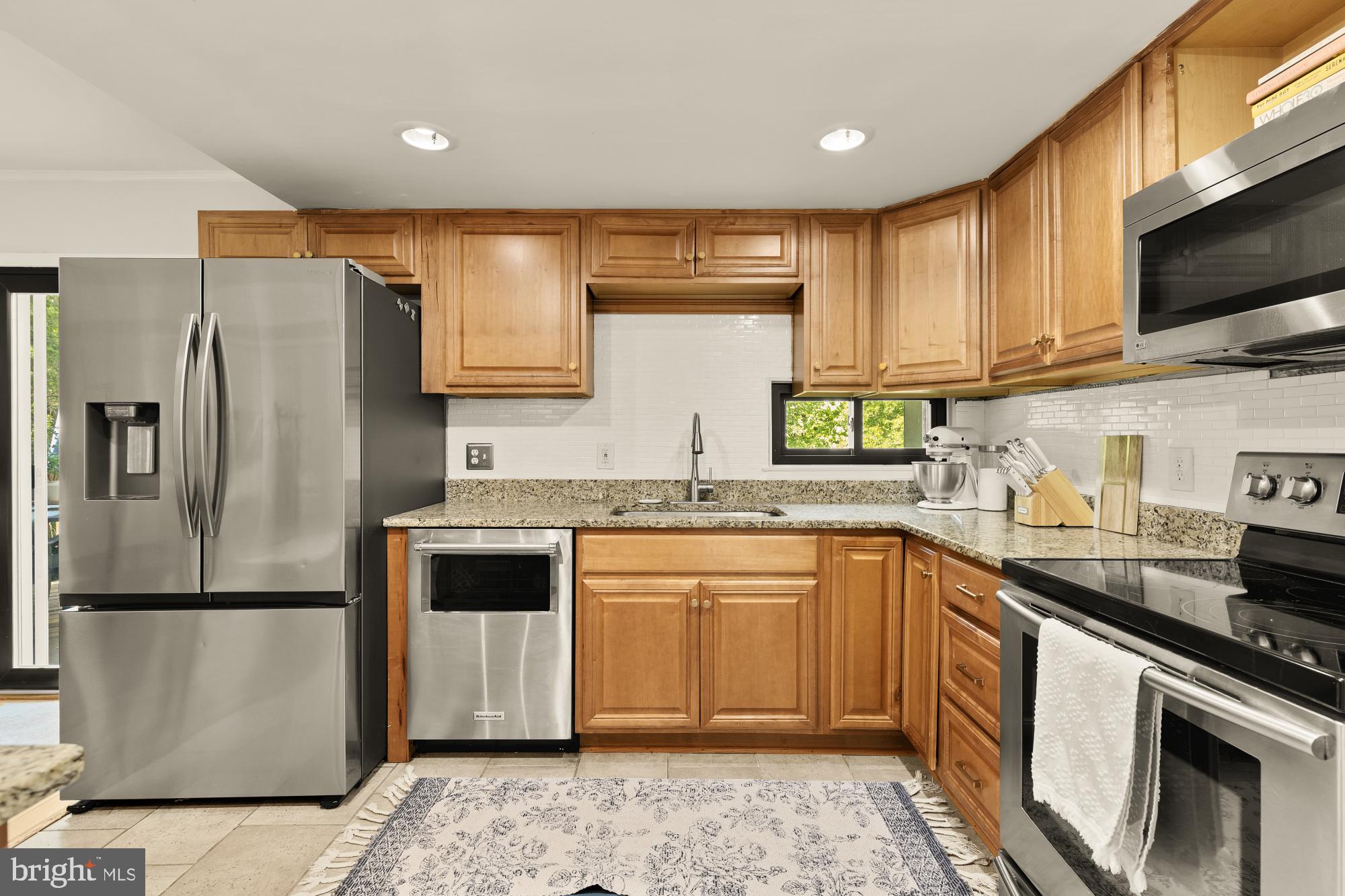 RESTON - Residential