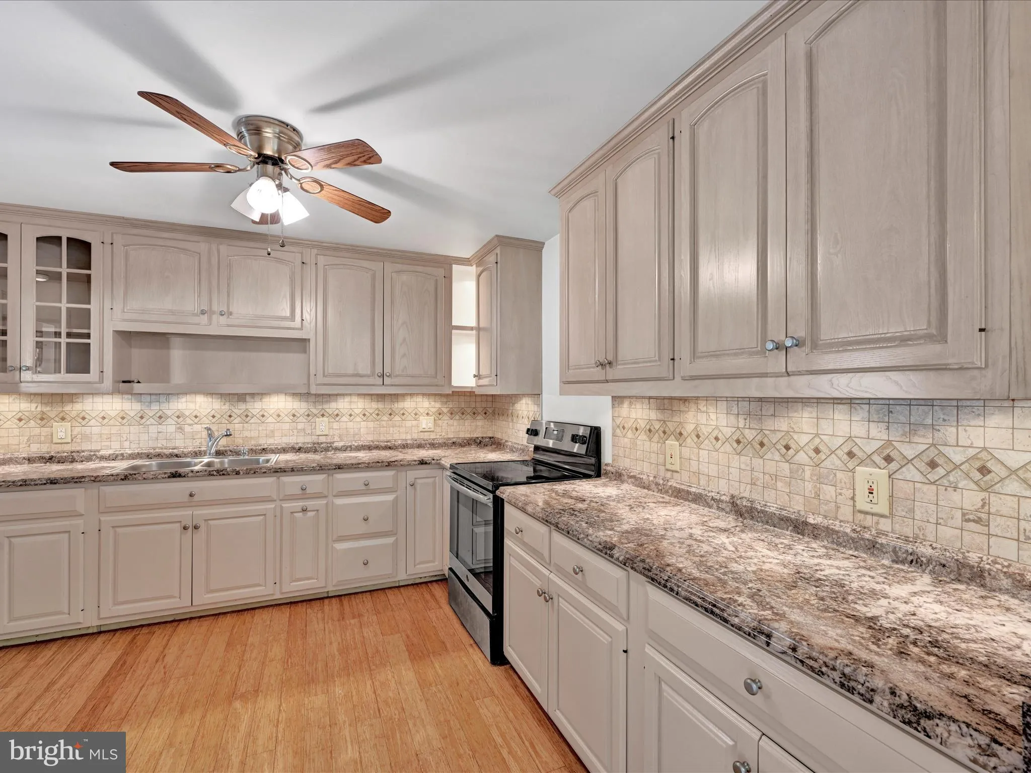 Schuylkill Haven, Pennsylvania 17972, United States, 3 Bedrooms Bedrooms, ,2 BathroomsBathrooms,Residential,Pending,89281