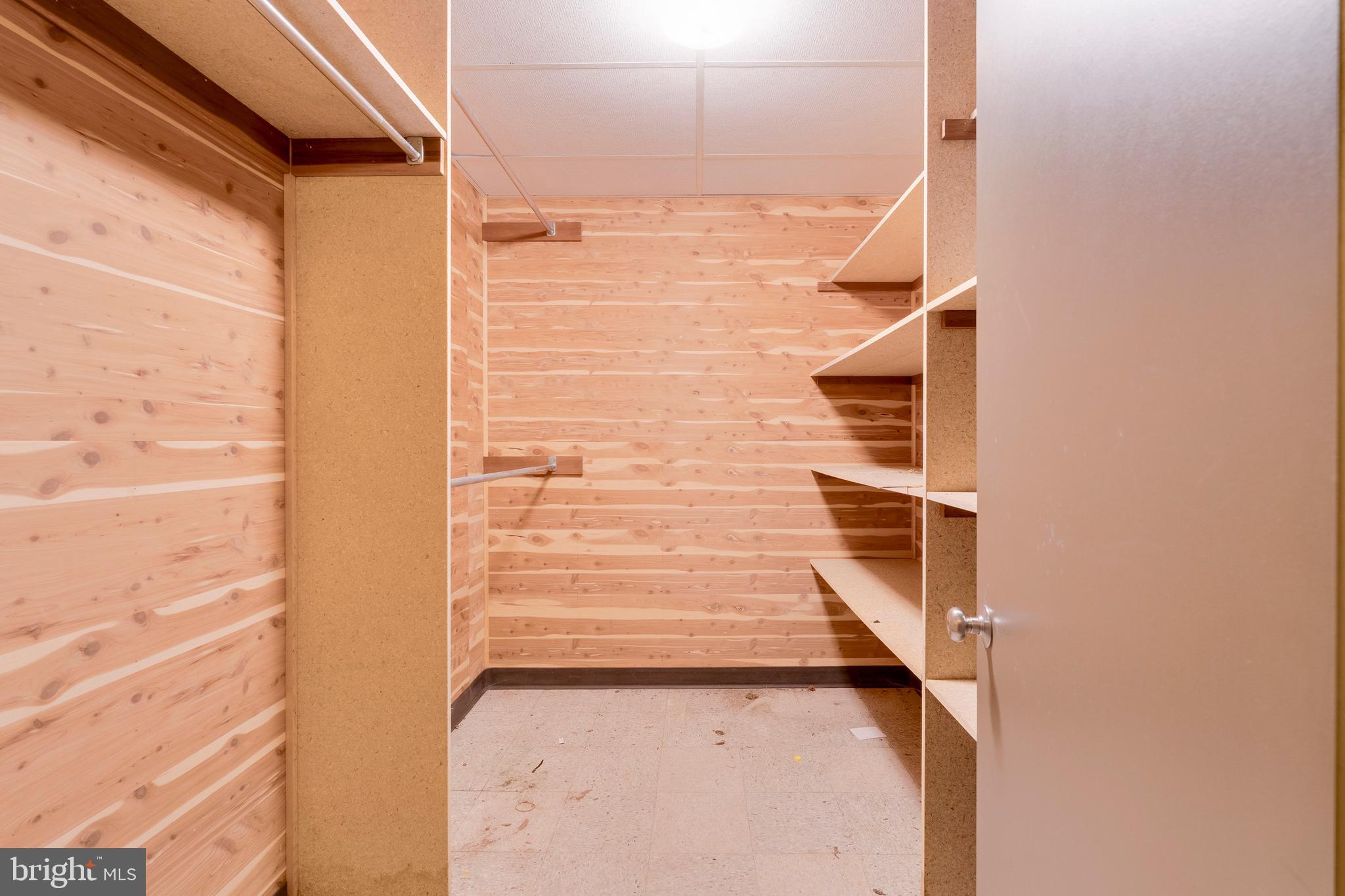 POTOMAC VILLAGE - Residential