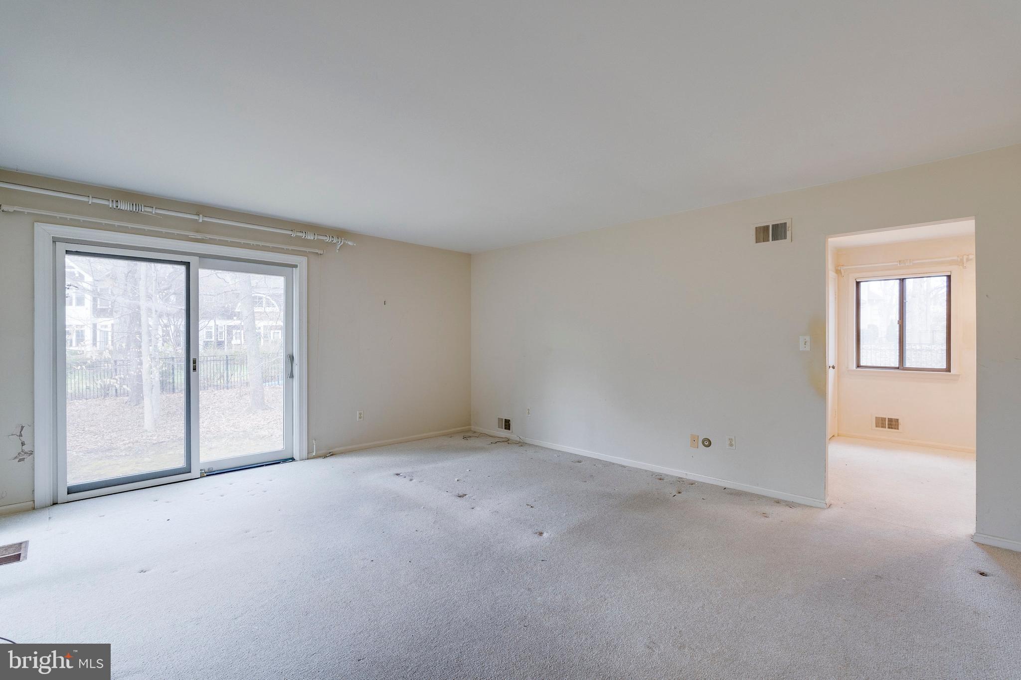 POTOMAC VILLAGE - Residential