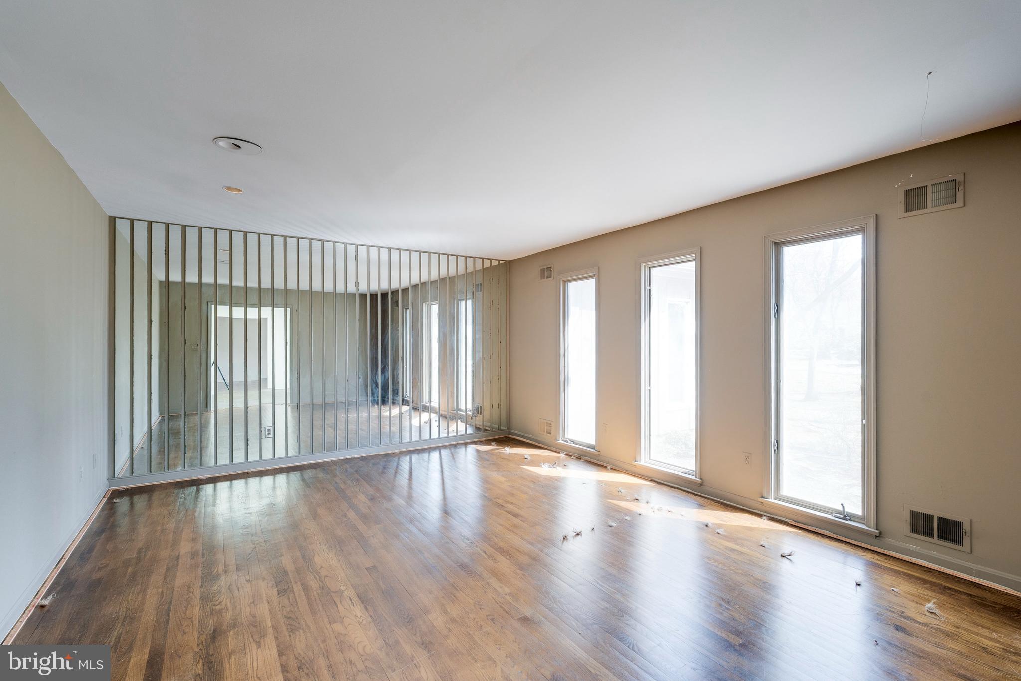 POTOMAC VILLAGE - Residential