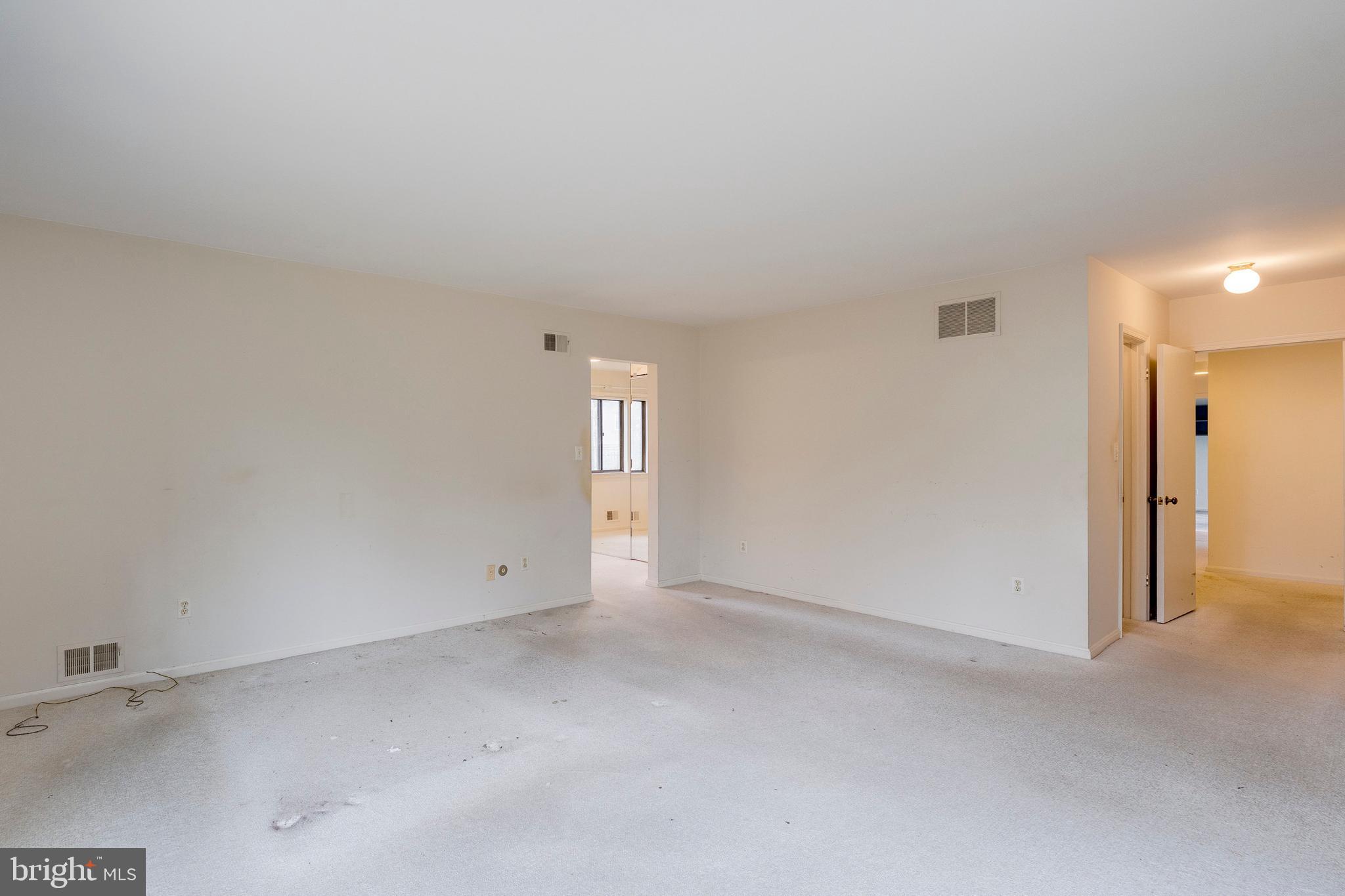 POTOMAC VILLAGE - Residential