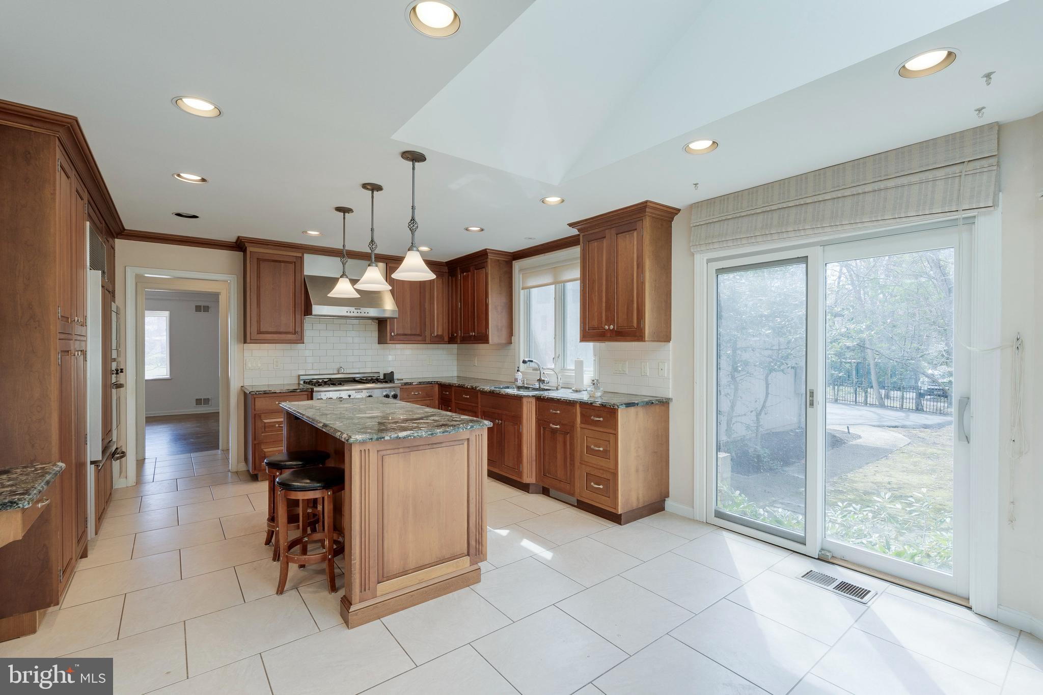 POTOMAC VILLAGE - Residential