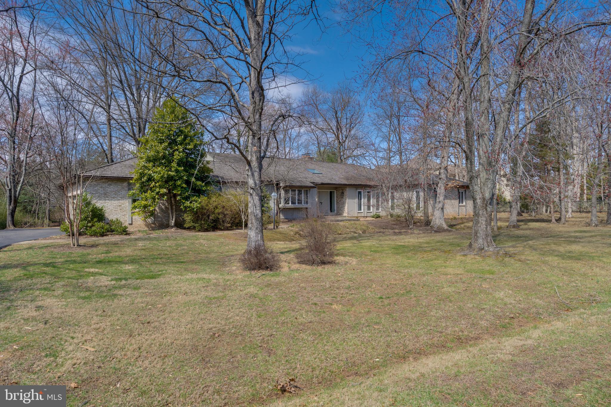 POTOMAC VILLAGE - Residential