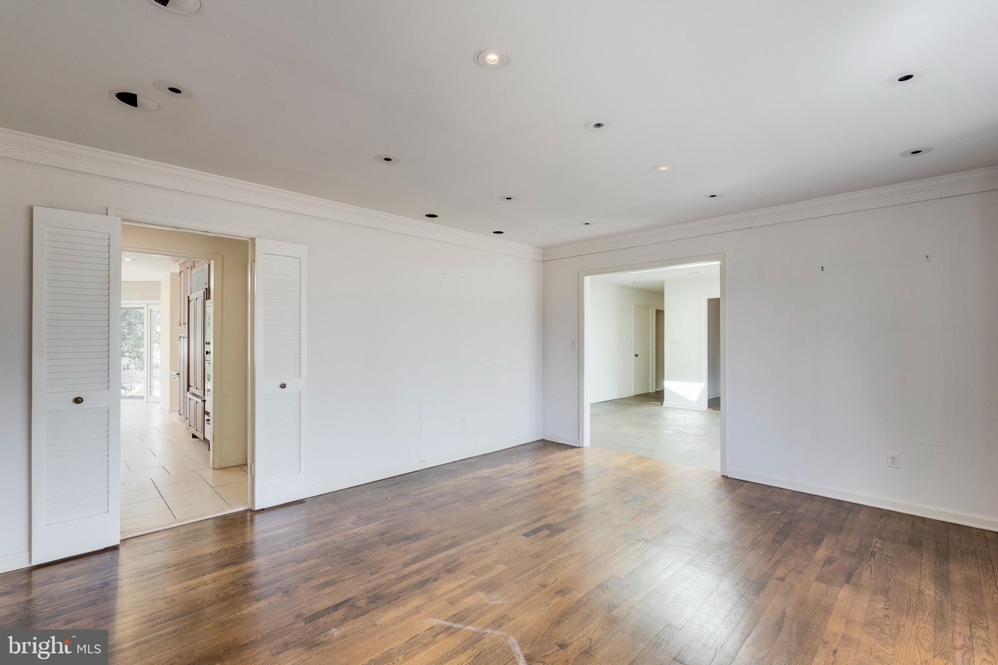 POTOMAC VILLAGE - Residential