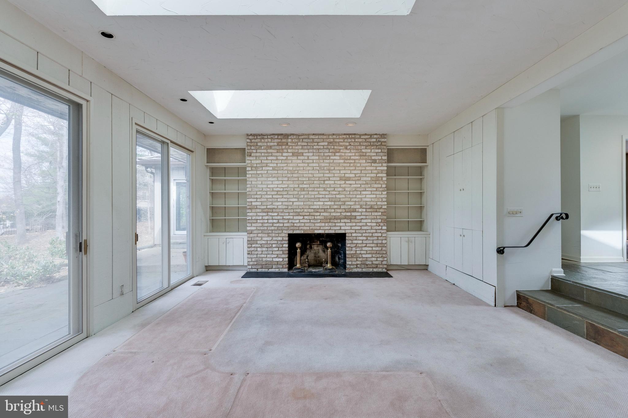 POTOMAC VILLAGE - Residential