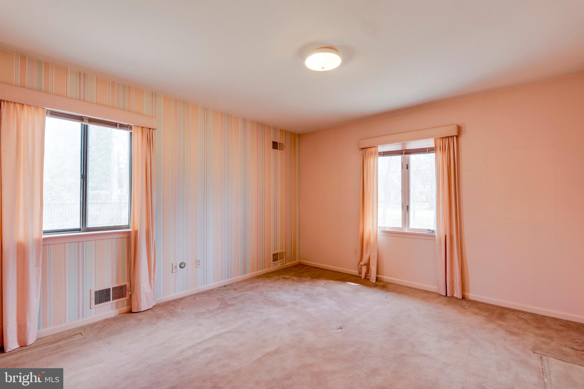 POTOMAC VILLAGE - Residential