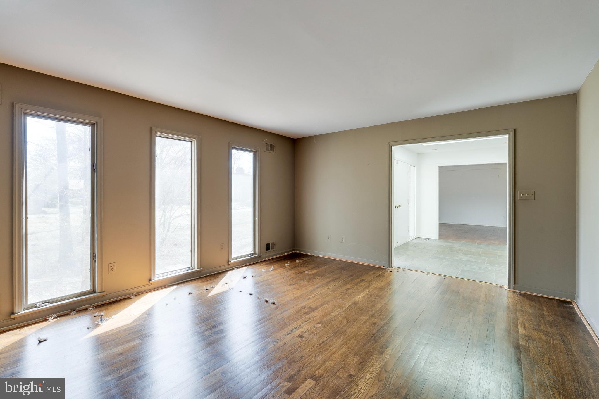 POTOMAC VILLAGE - Residential