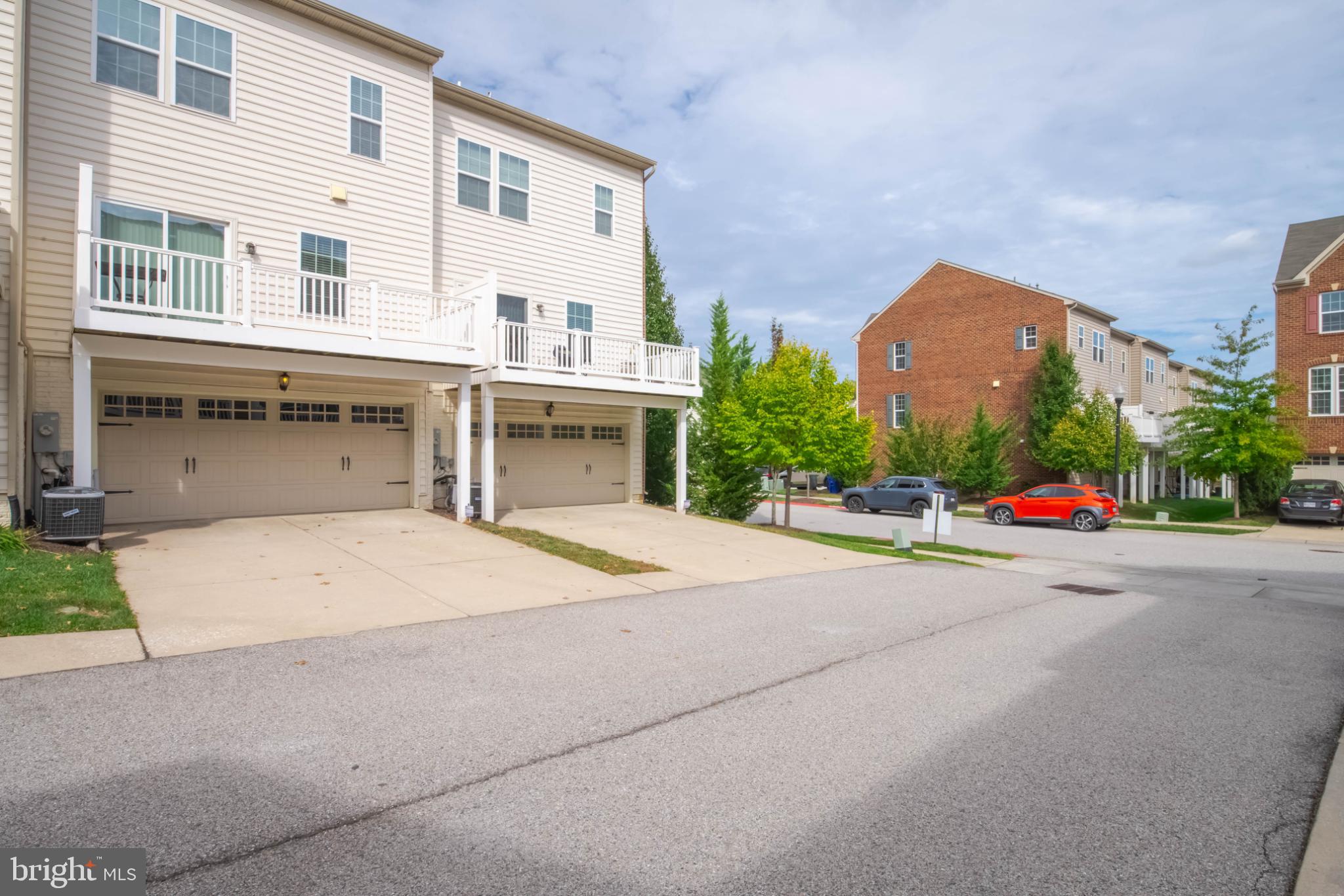 HOWARD SQUARE - Residential