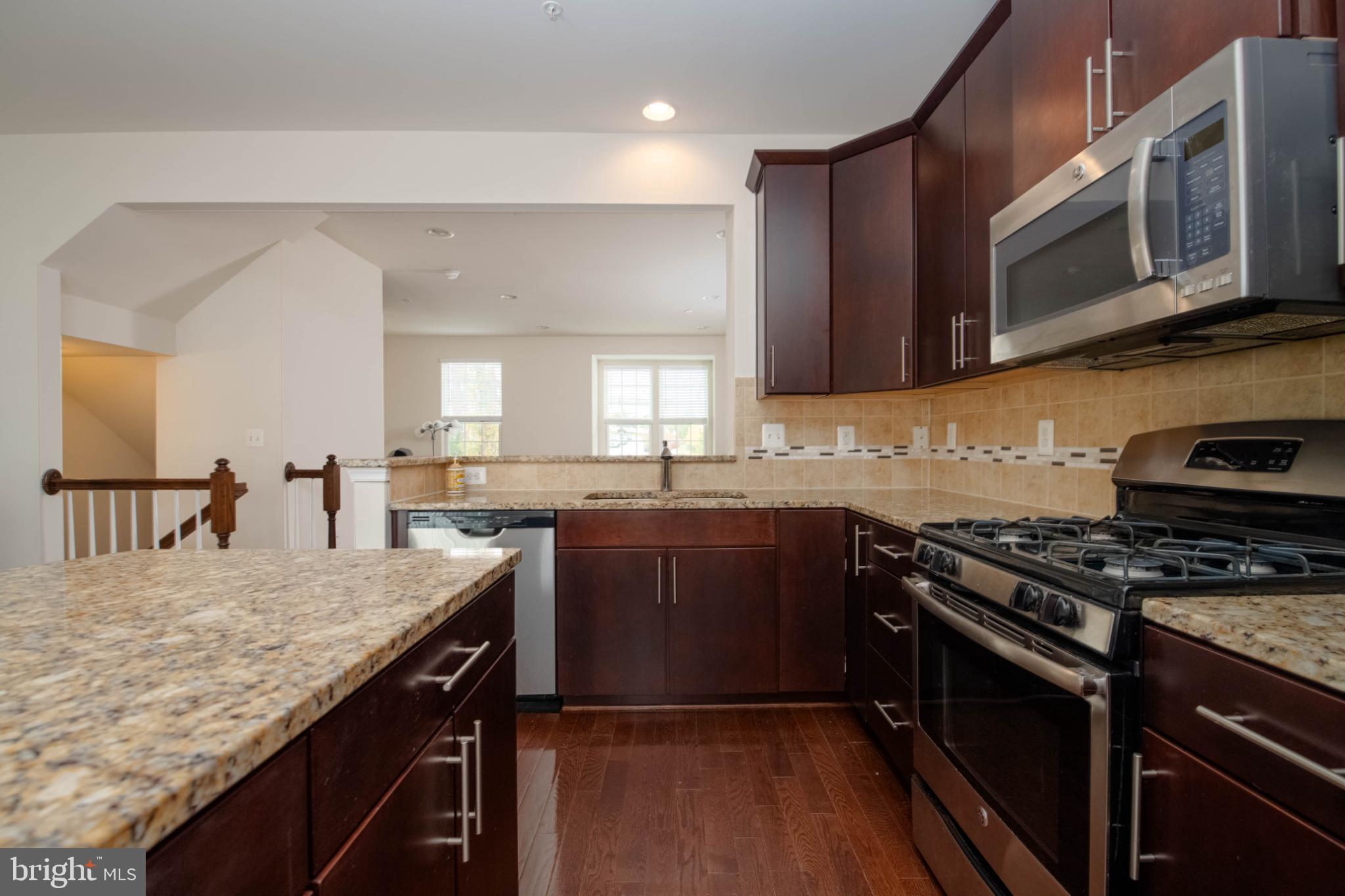 HOWARD SQUARE - Residential