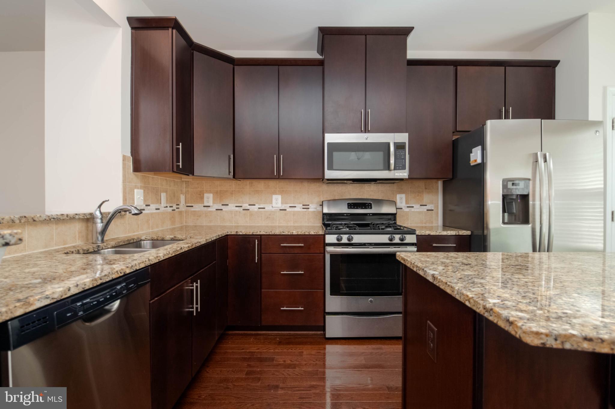 HOWARD SQUARE - Residential