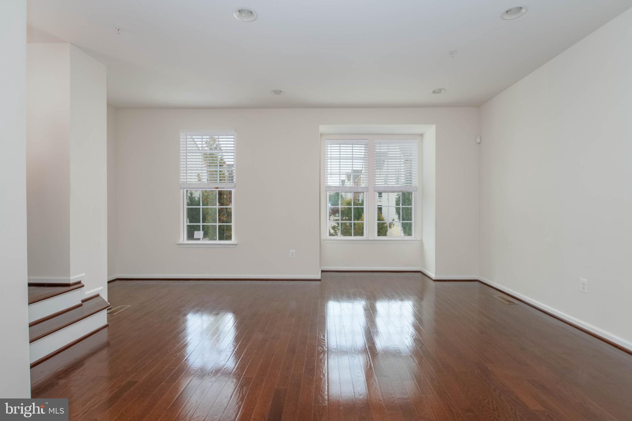 HOWARD SQUARE - Residential